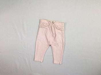 Pantalon molleton rose, très légèrement bouloché