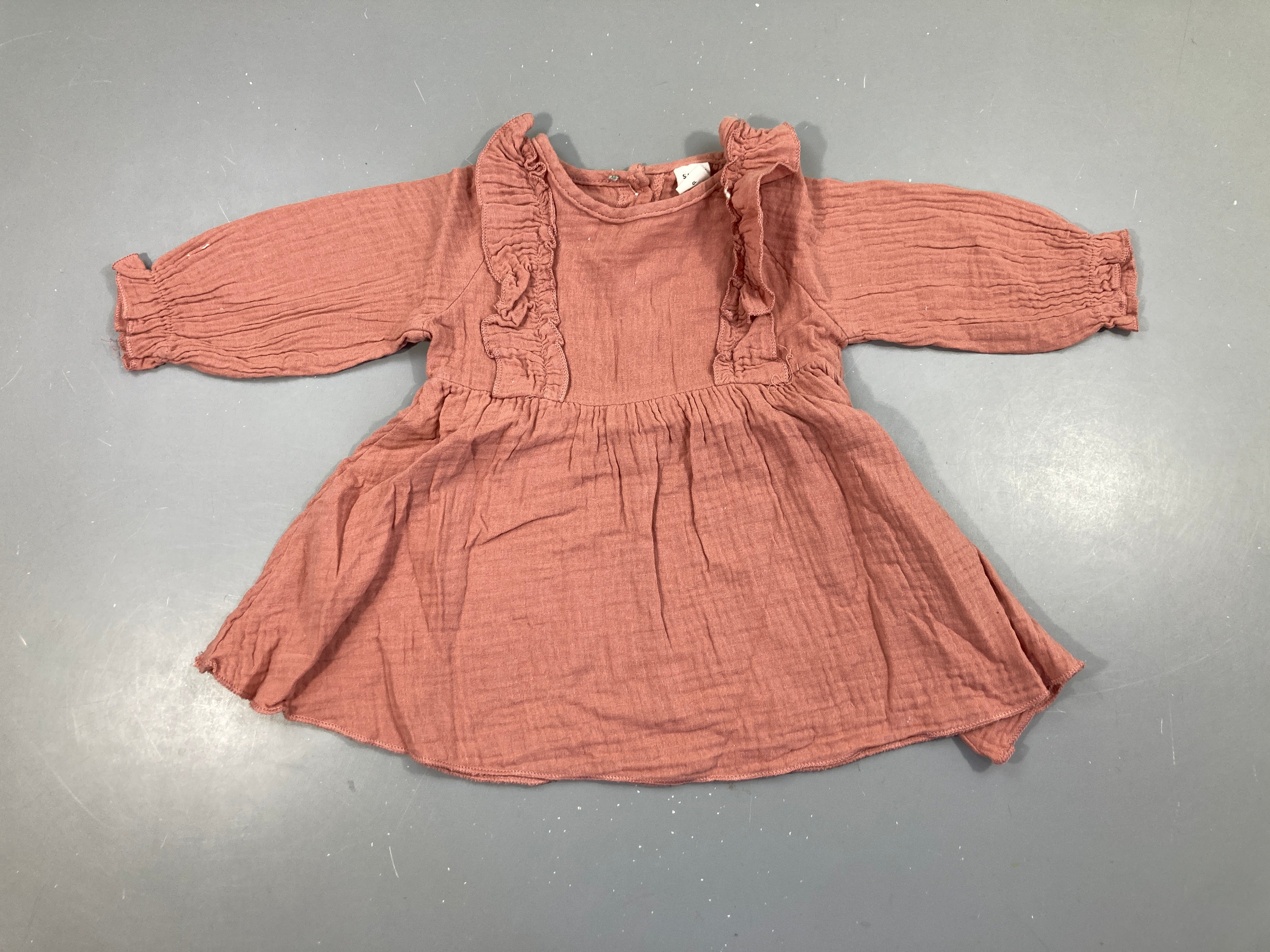 Robe m.l gaze de coton rose foncé froufrous