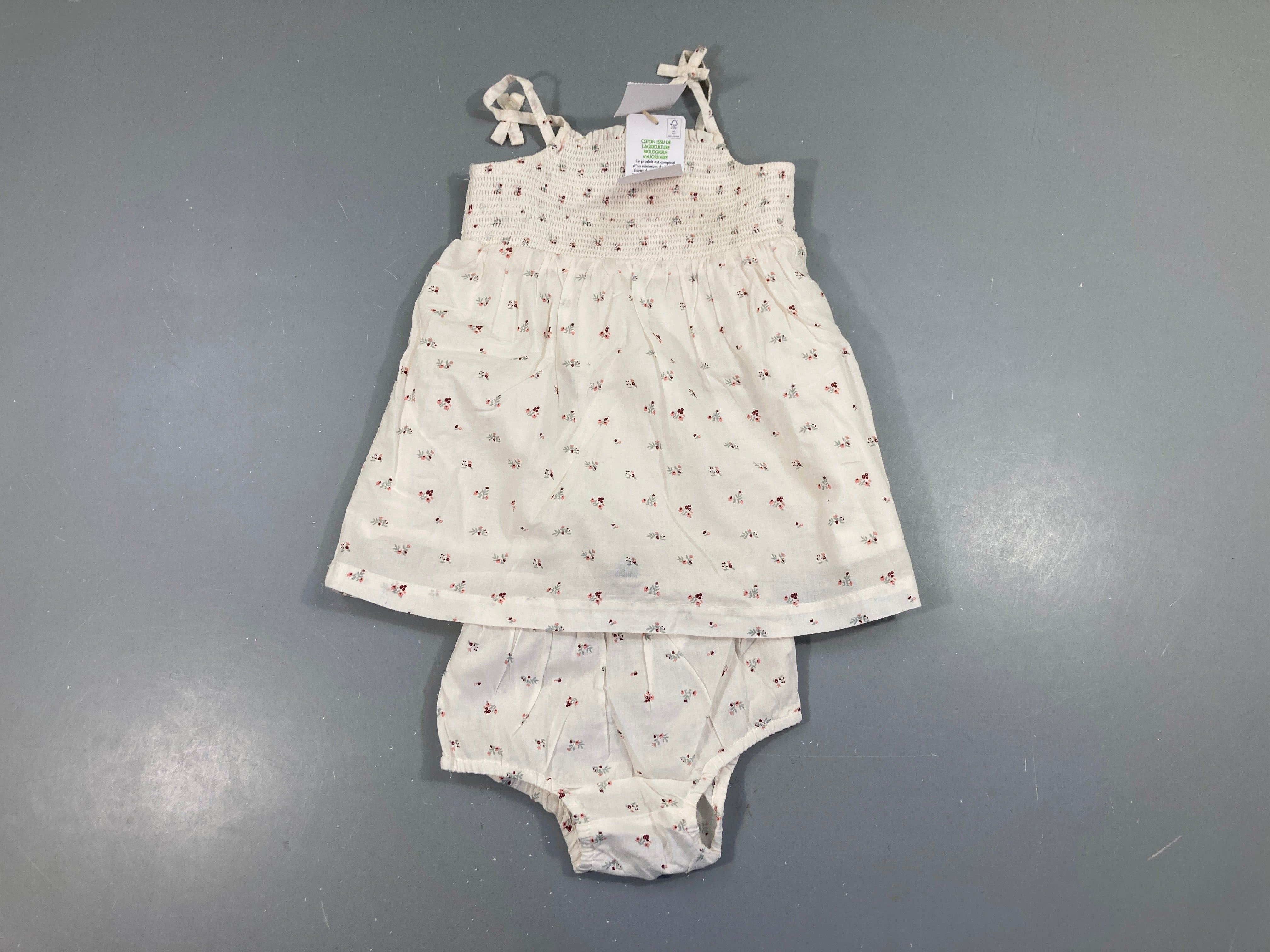 NEUF Robe fines bretelles blanche fleurie + bloomer