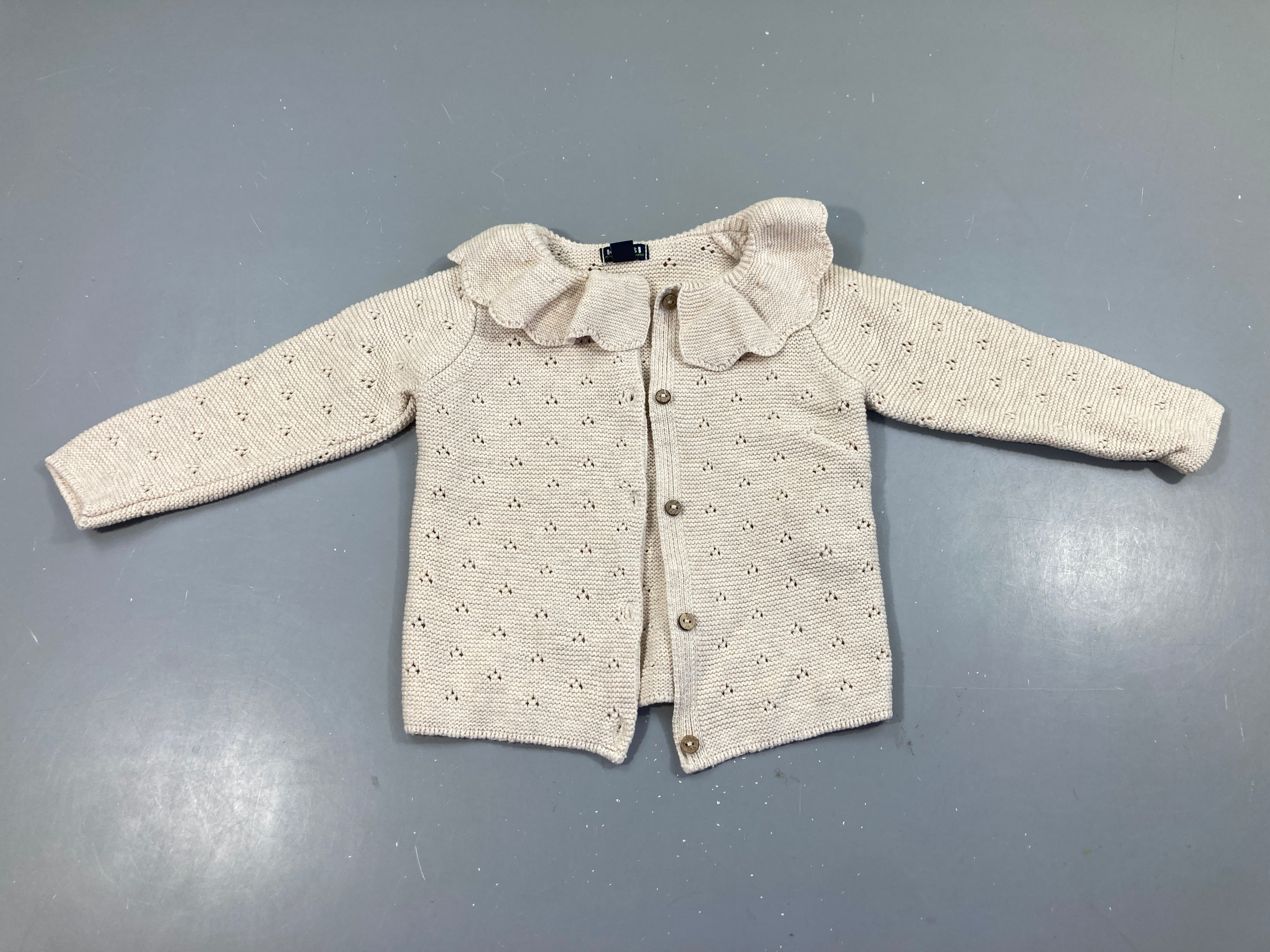 Gilet beige ajouré col
