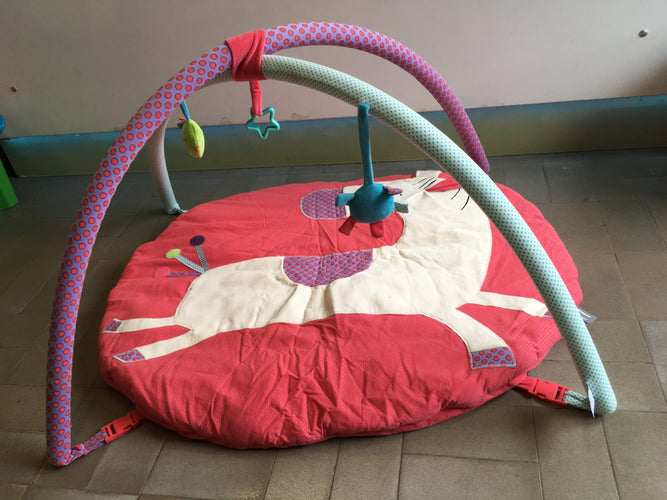 Tapis d'éveil rose cheval, un peu taché, moins cher chez Petit Kiwi