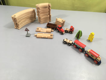Set de rail de train et wagon multi marques, traces de marqueurs