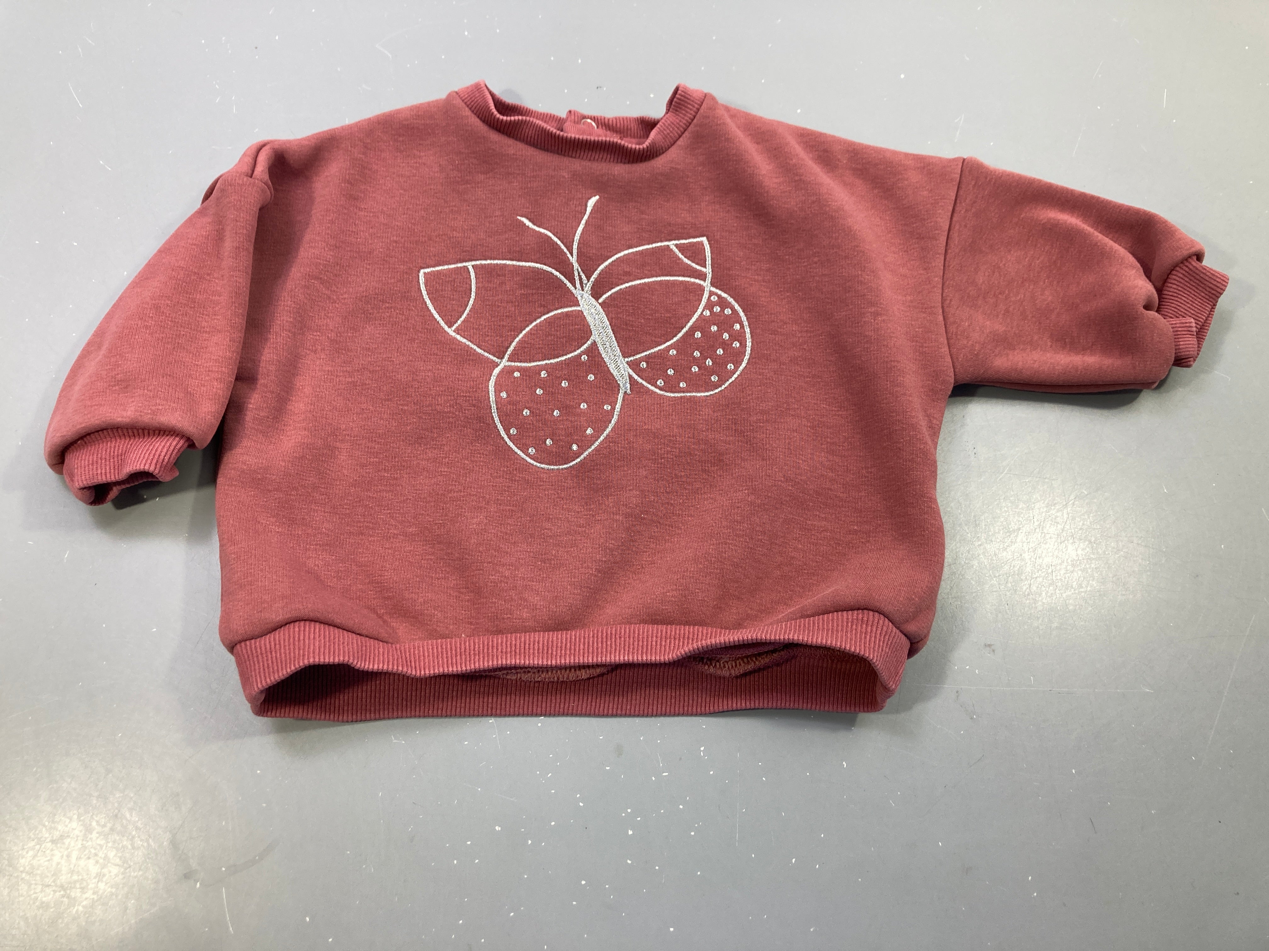 Sweat vieux  rose, papillon argenté. Intérieur doux  et chaud