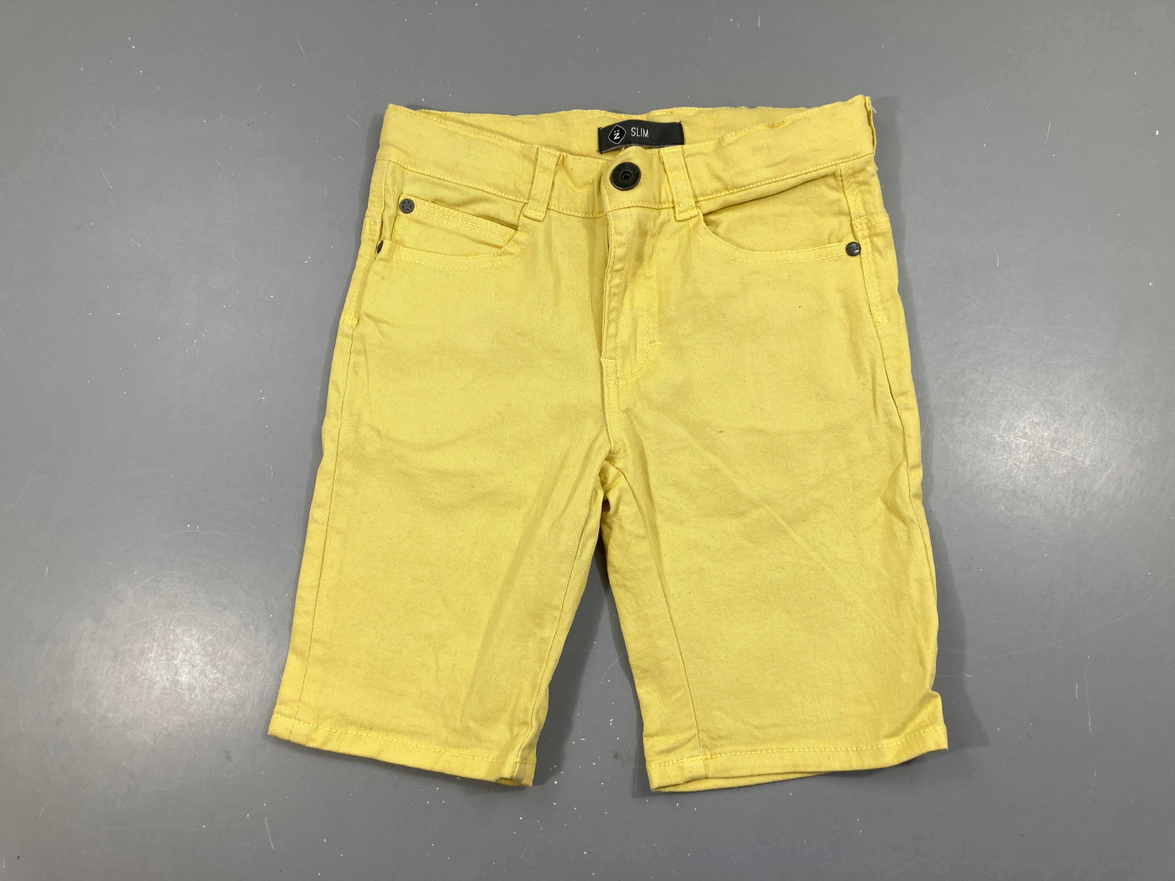Bermuda jaune vif Slim