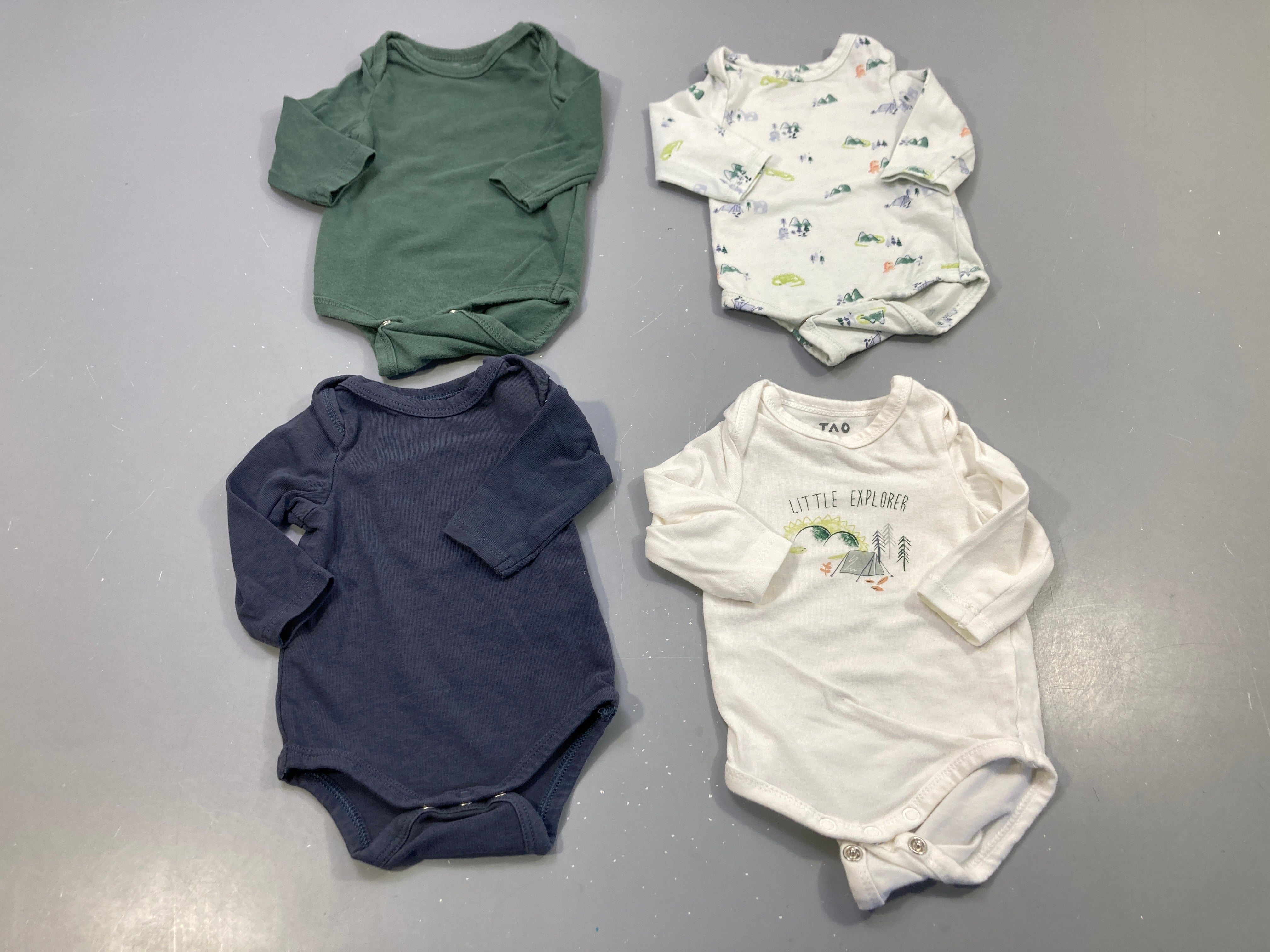 Lot de 4 bodies ml , vert, bleu marine, blanc  