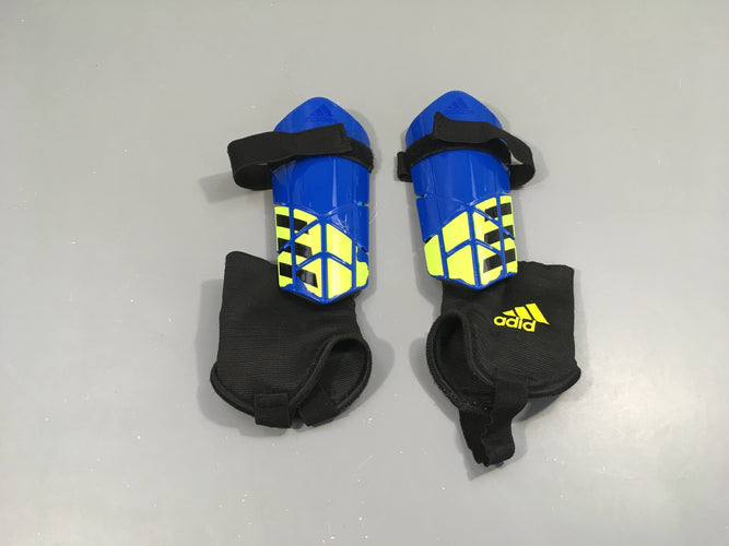 Protège-tibias bleu/jaune adidas, moins cher chez Petit Kiwi