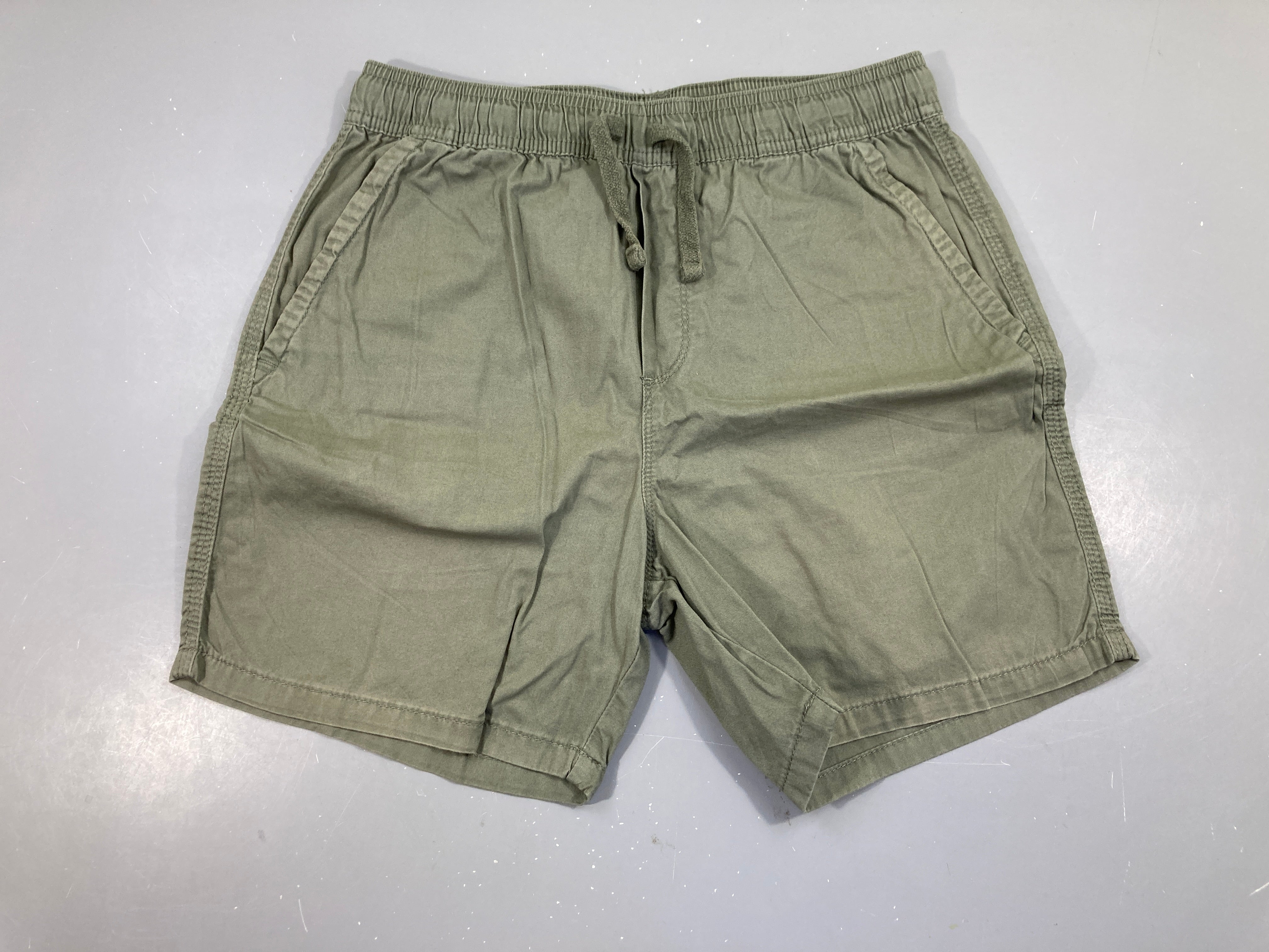 Bermuda kaki