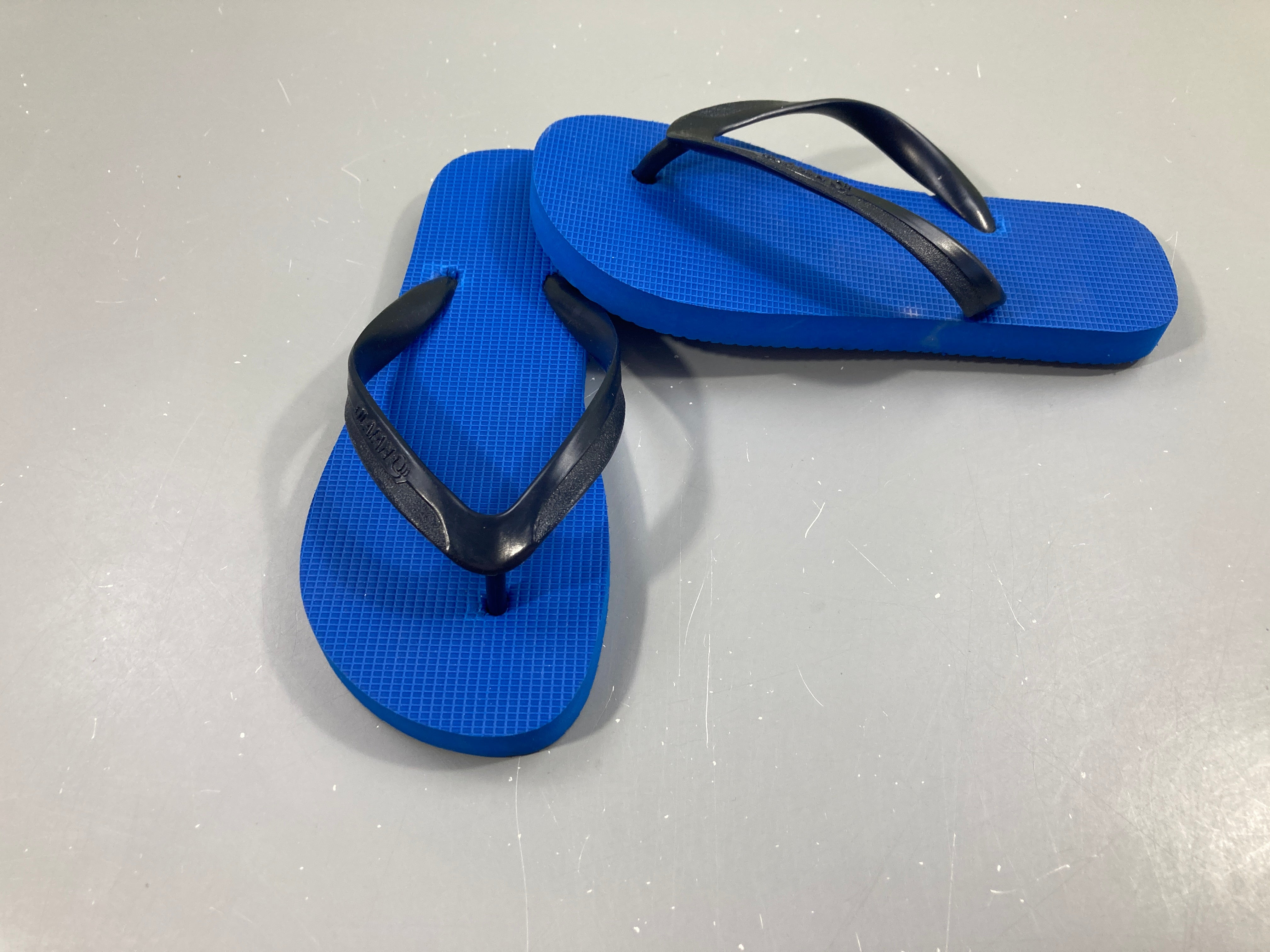 NEUF Tongs bleues, 31-32
