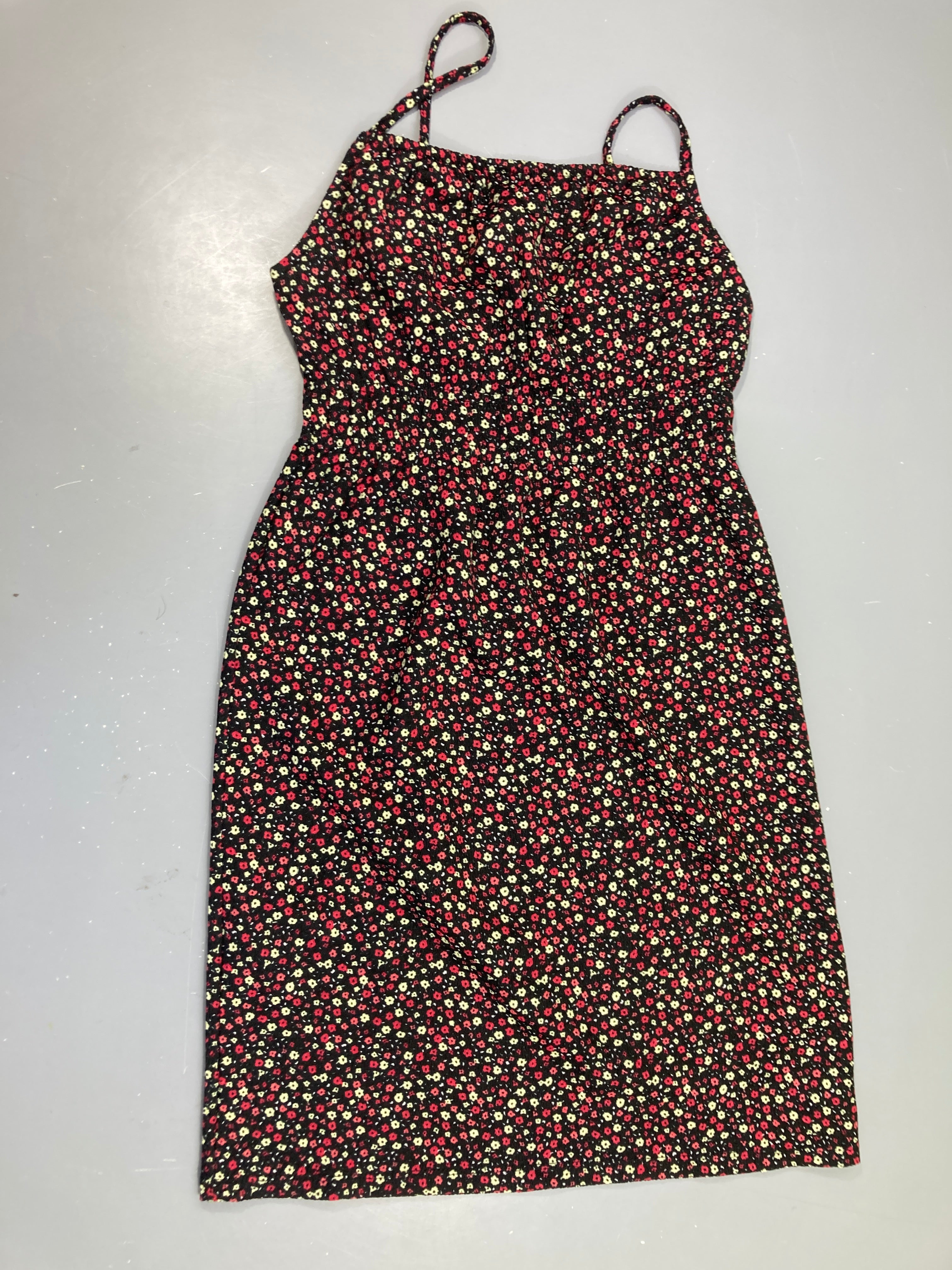Robe fines bretelles noire fleurie