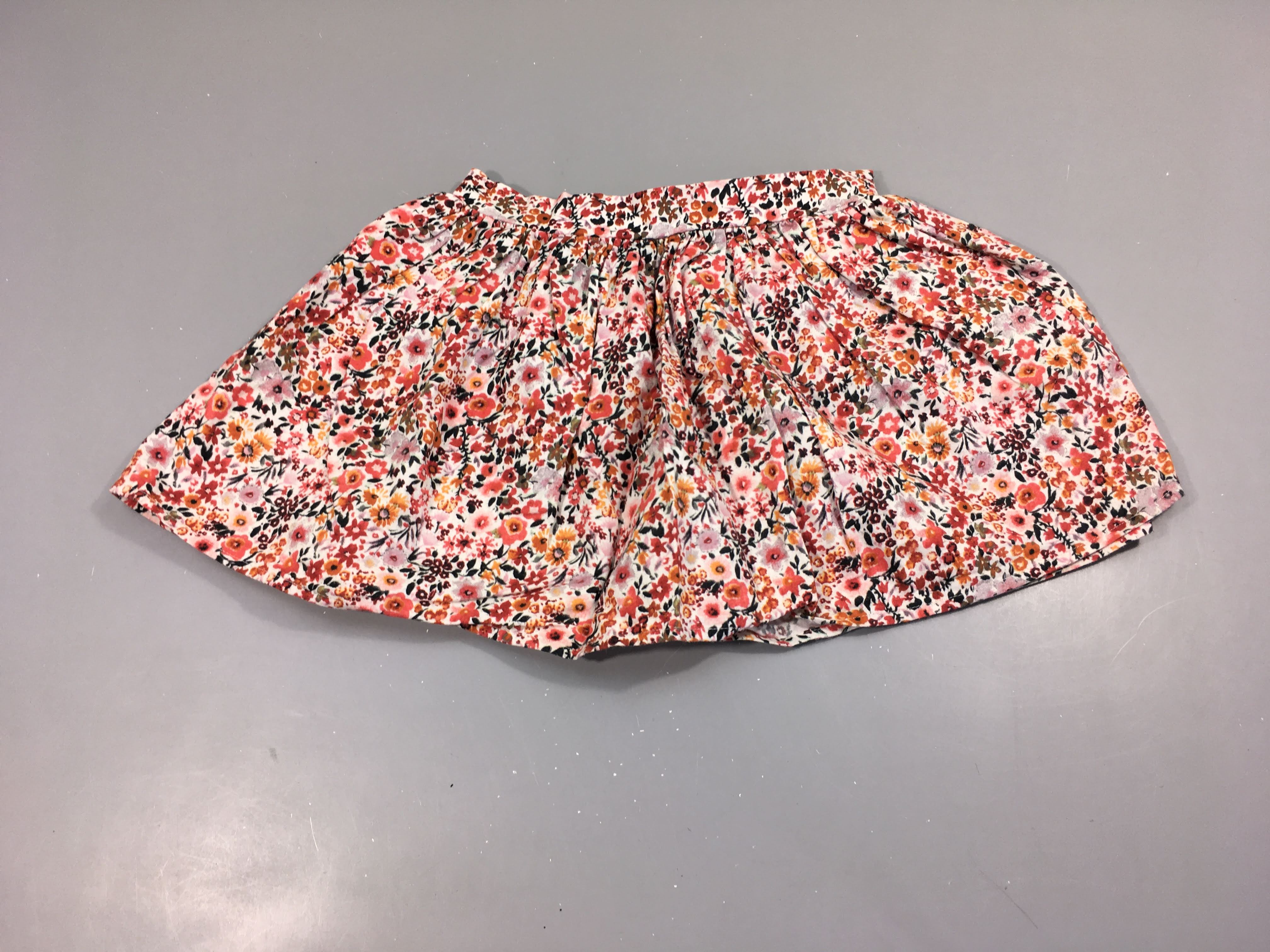 Jupe blanche fleurie rouge/orange