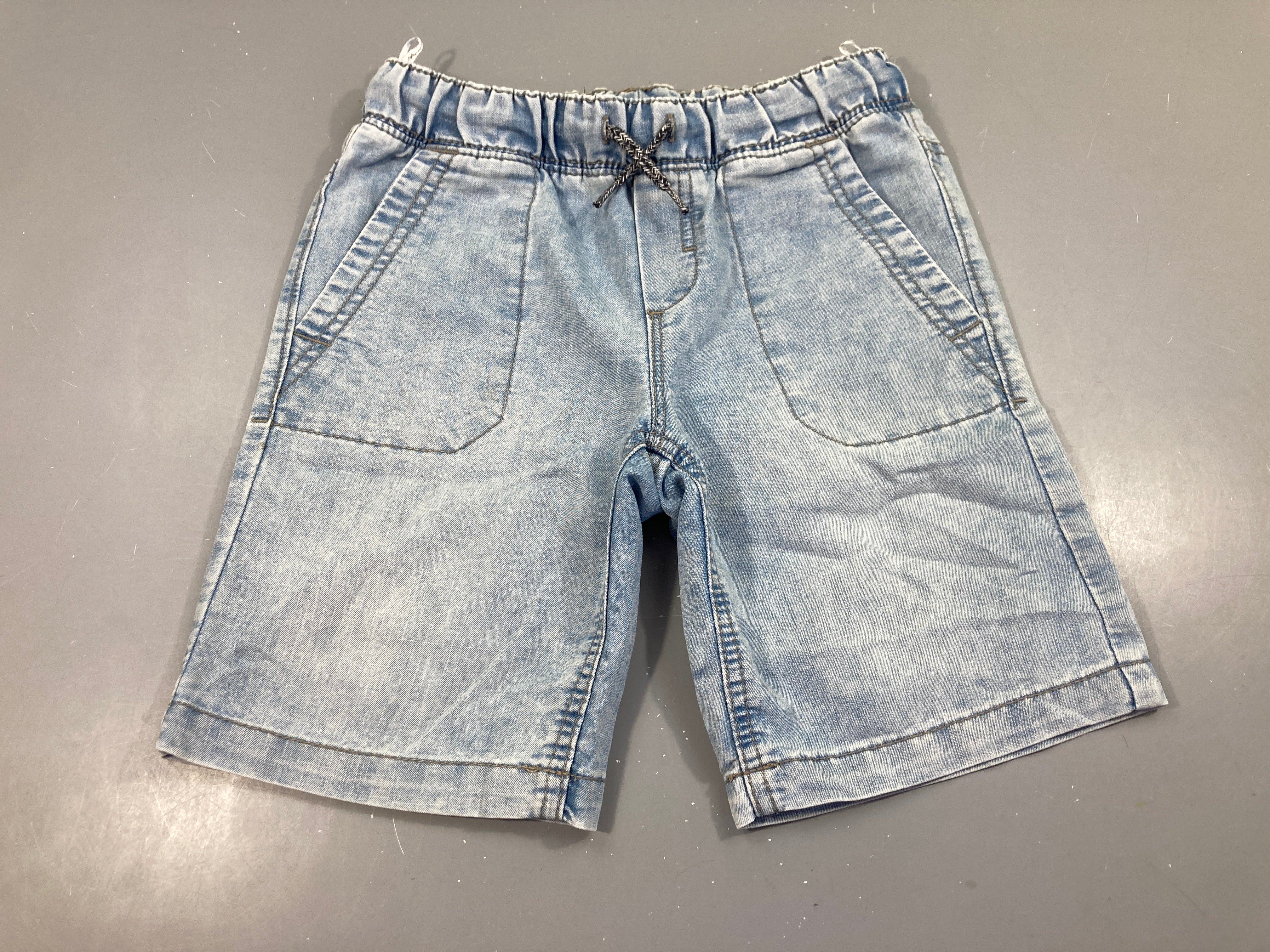 Bermuda denim clair taille élastiquée