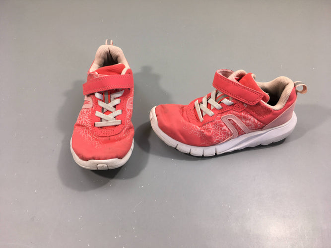 Baskets corail motifs fleurs scratchs 31, un peu déformées, moins cher chez Petit Kiwi