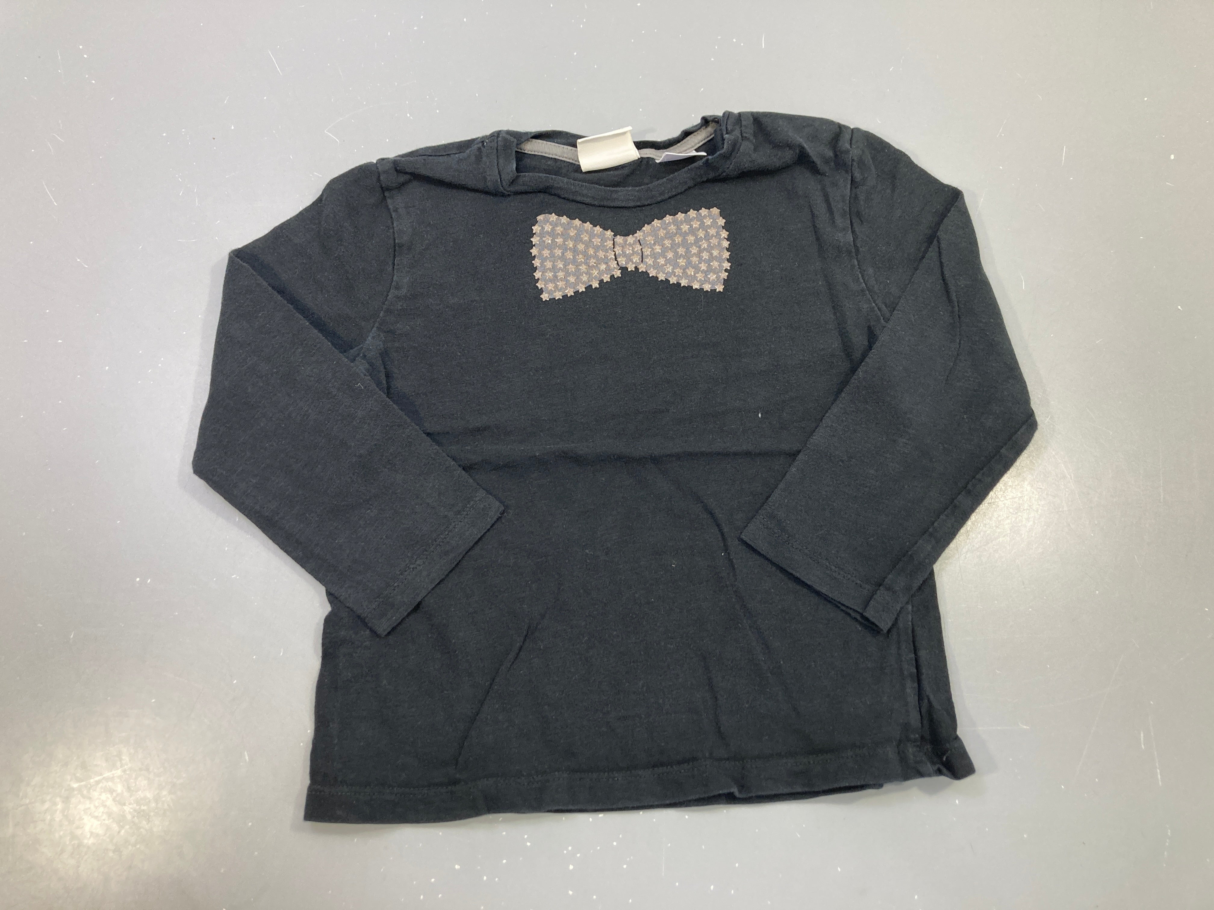 T-shirt m.l noir nœud papillon étoiles