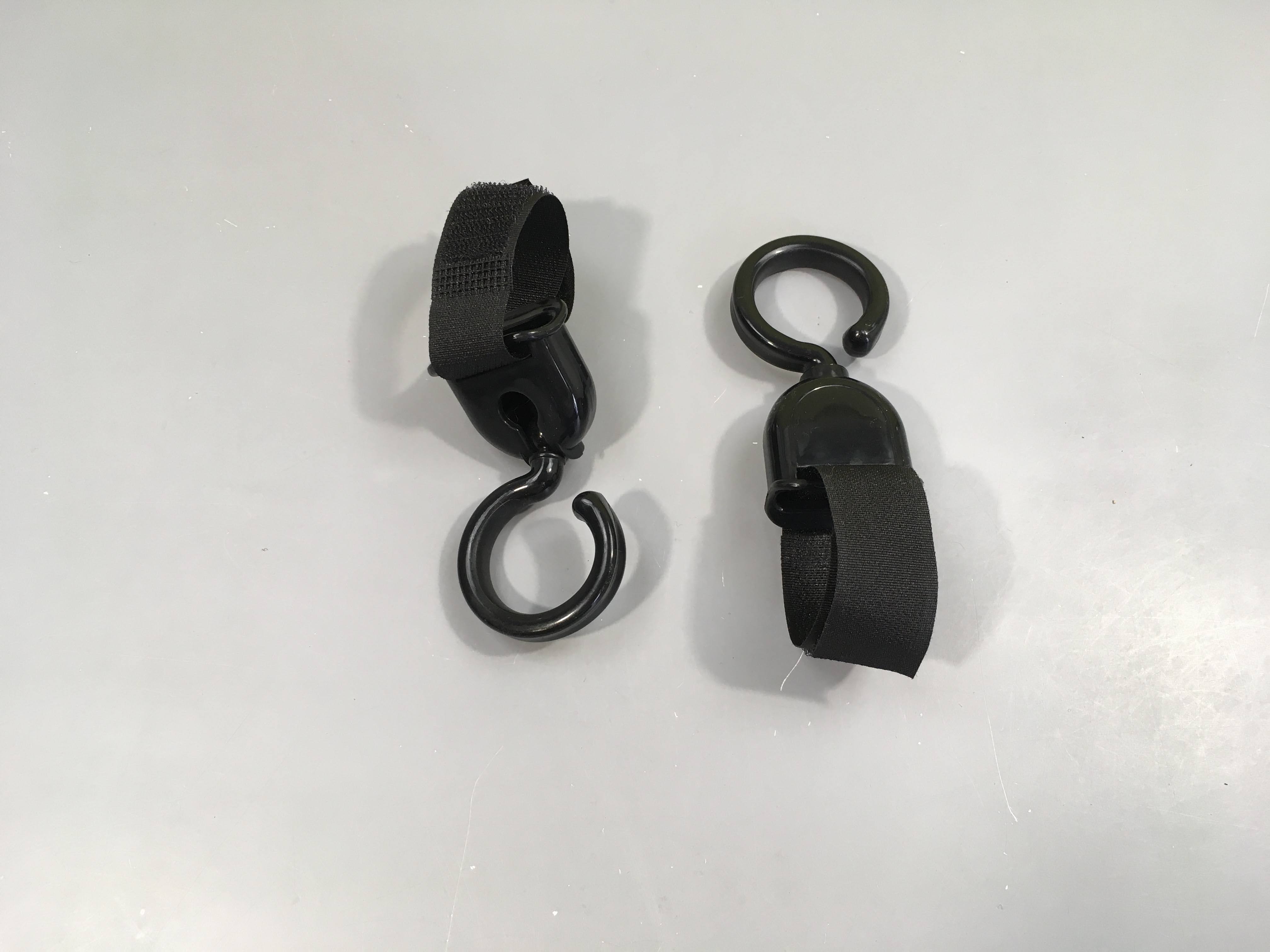 Crochets pour poussette