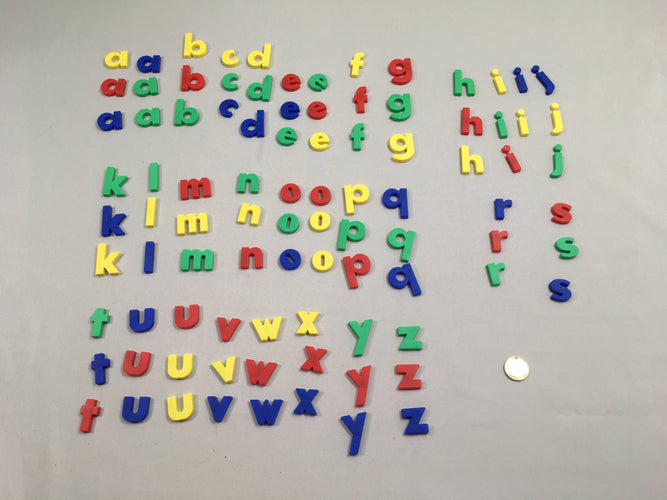 92 Lettres de l'alphabet magnitiques, moins cher chez Petit Kiwi