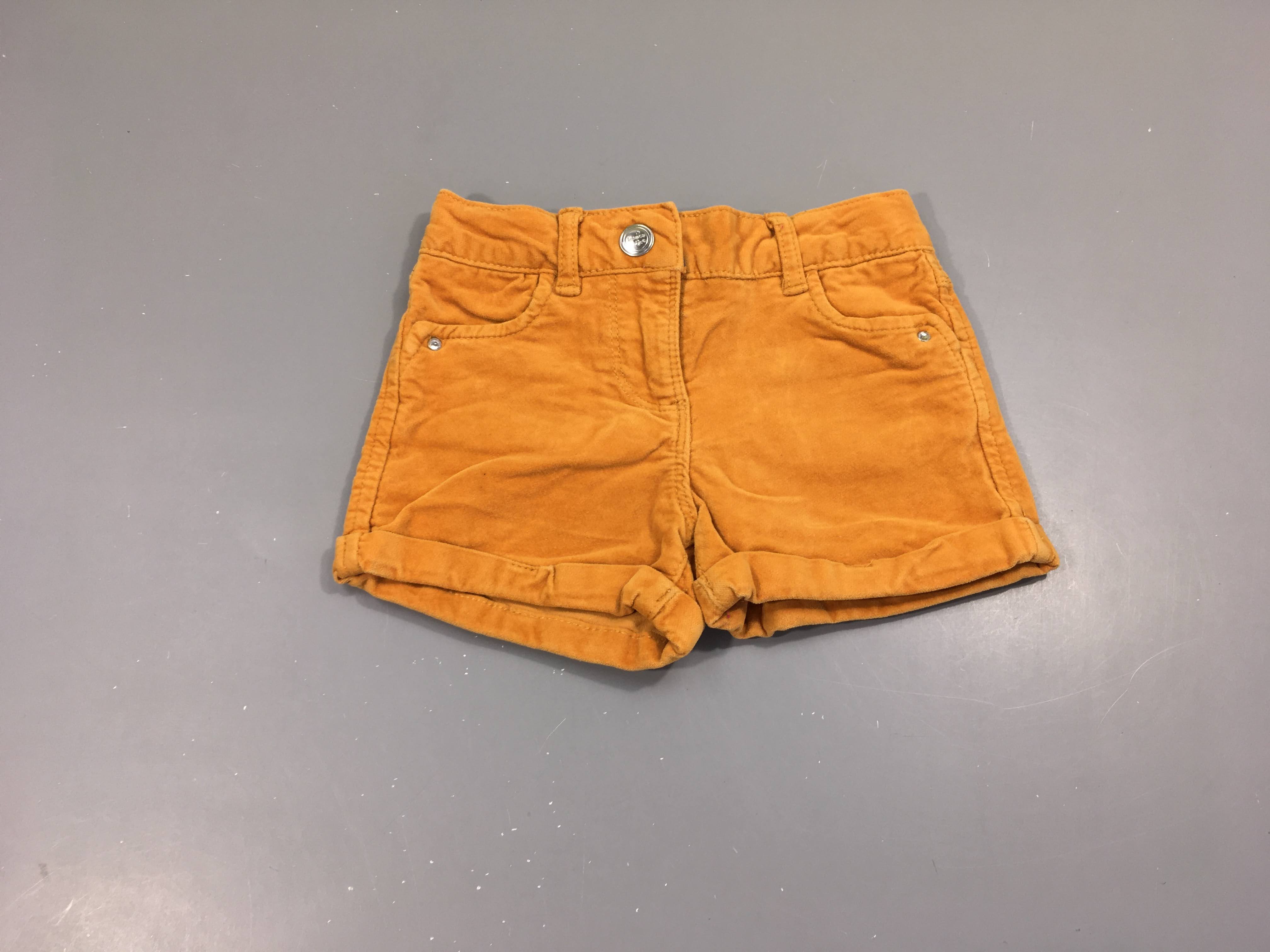 Short à revers velours moutarde