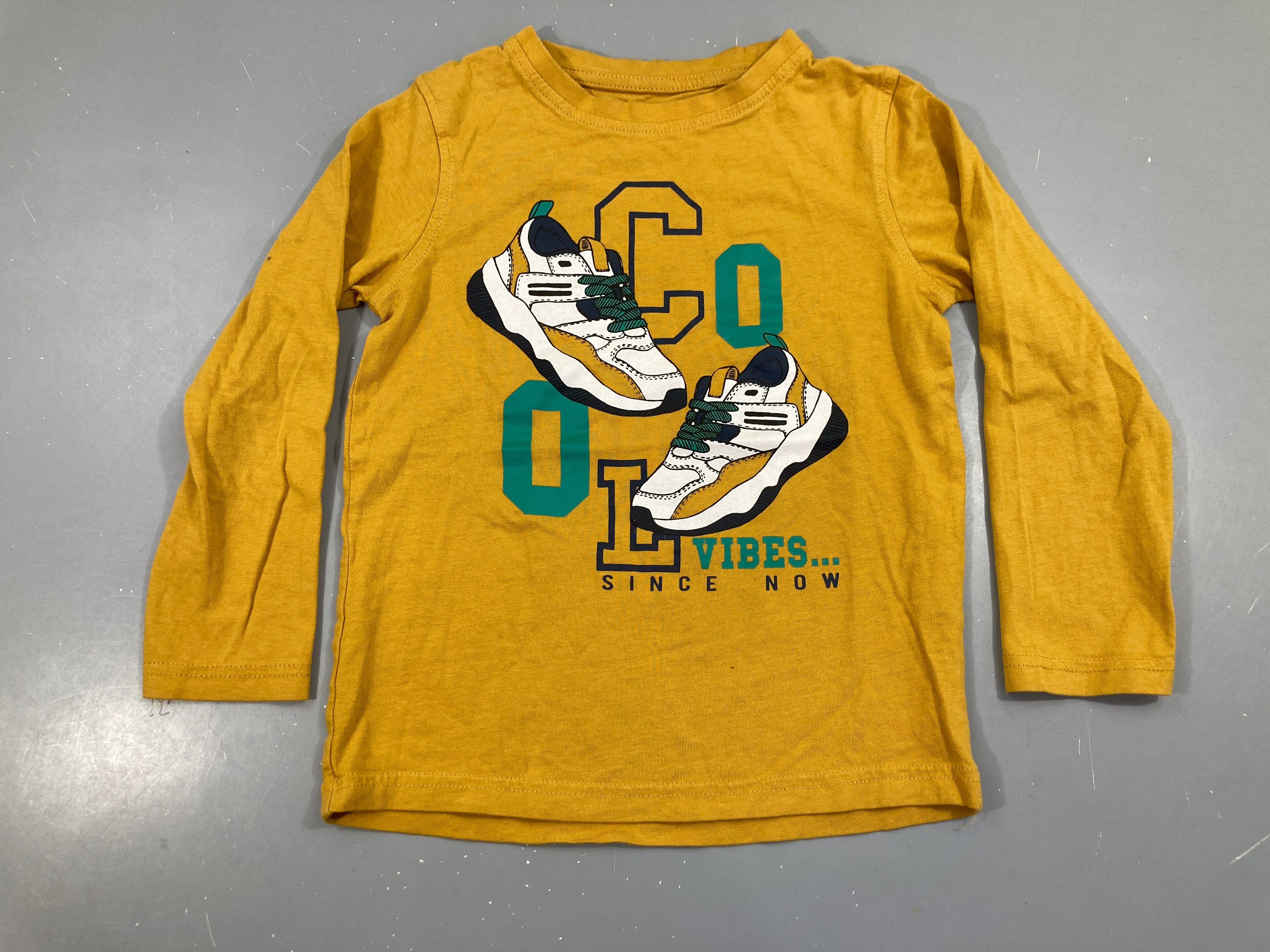 T-shirt m.l jaune moutare baskets