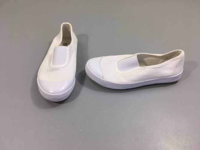 Sandales de gym blanches, moins cher chez Petit Kiwi