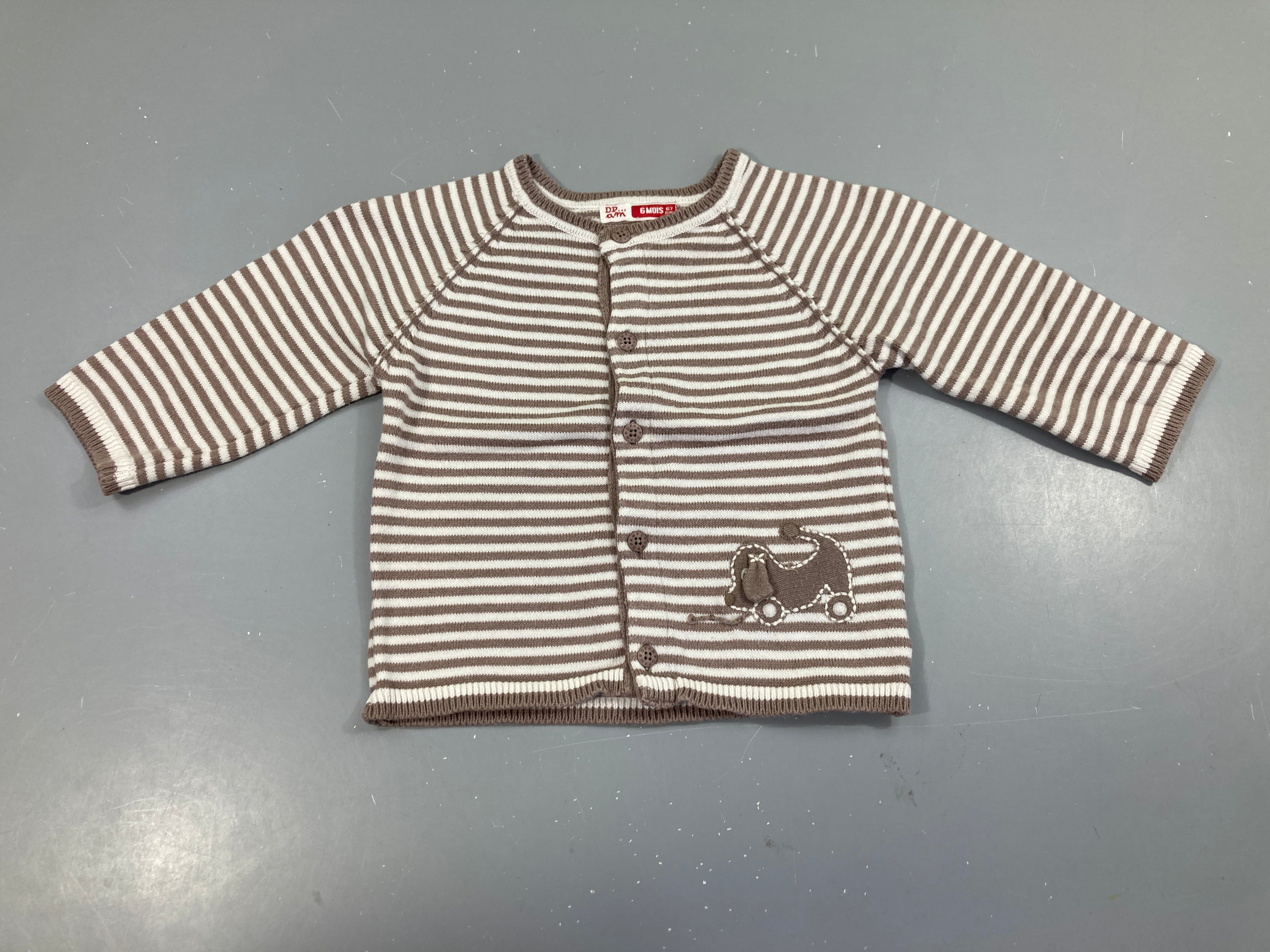 Gilet beige rayé blanc