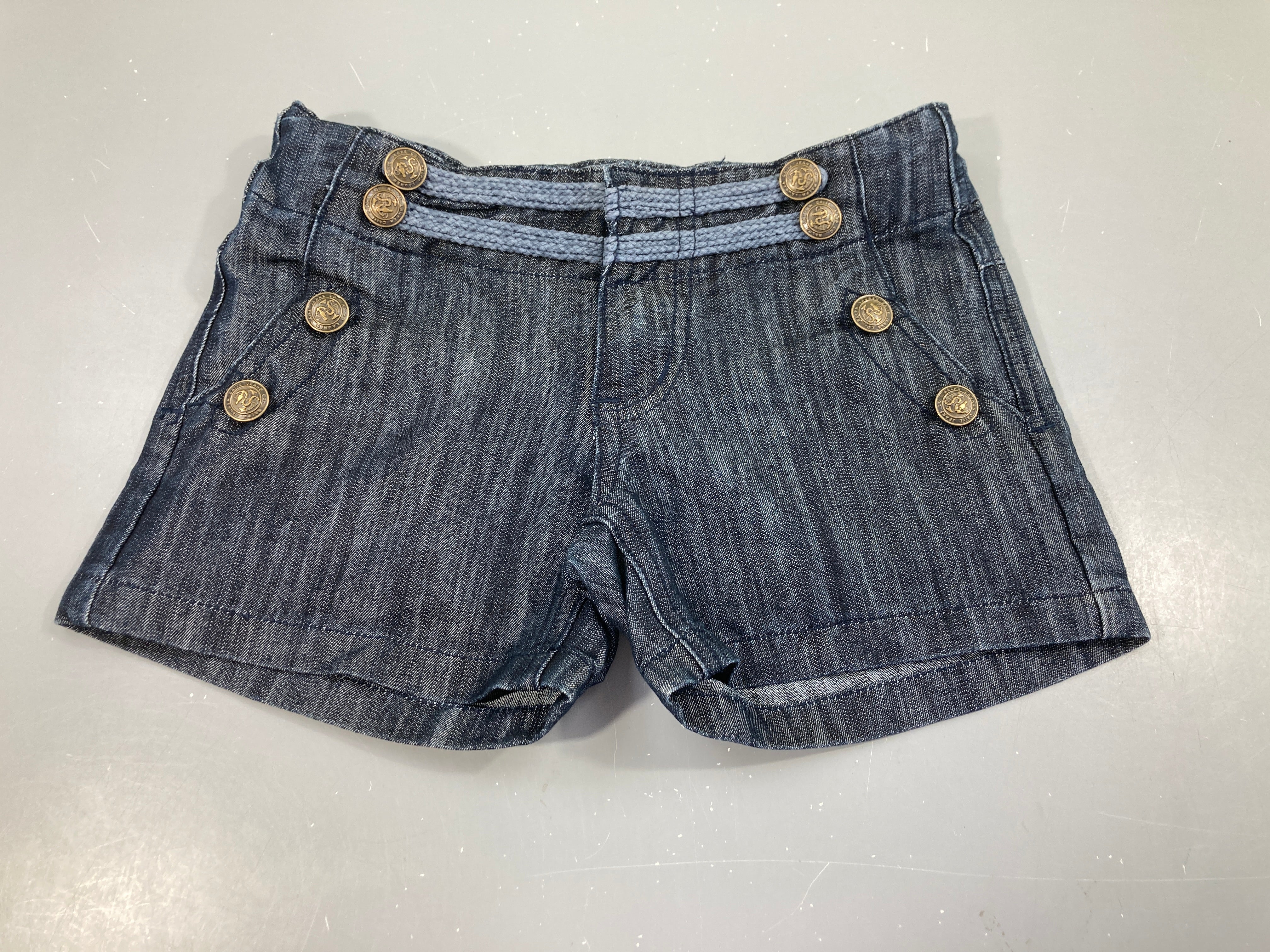 Short jean foncé boutons