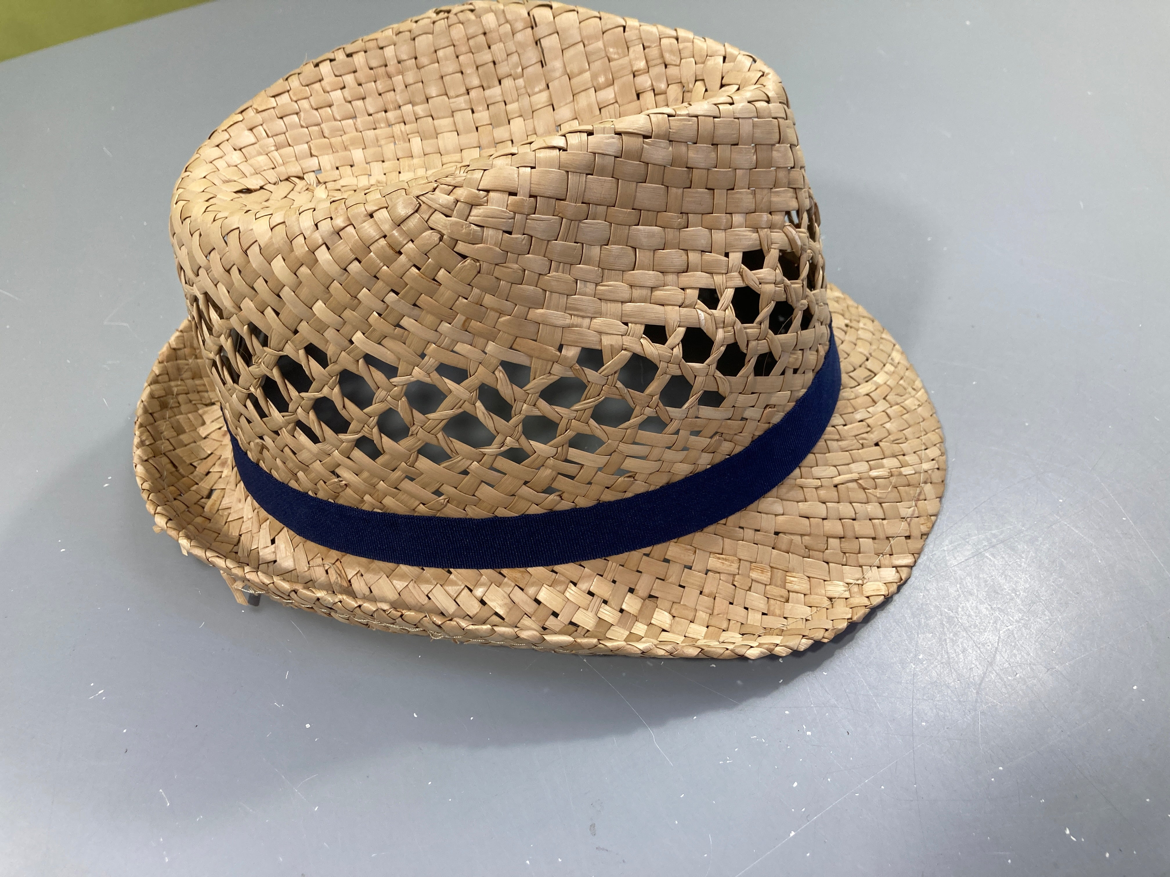 Chapeau paille ruban bleu foncé