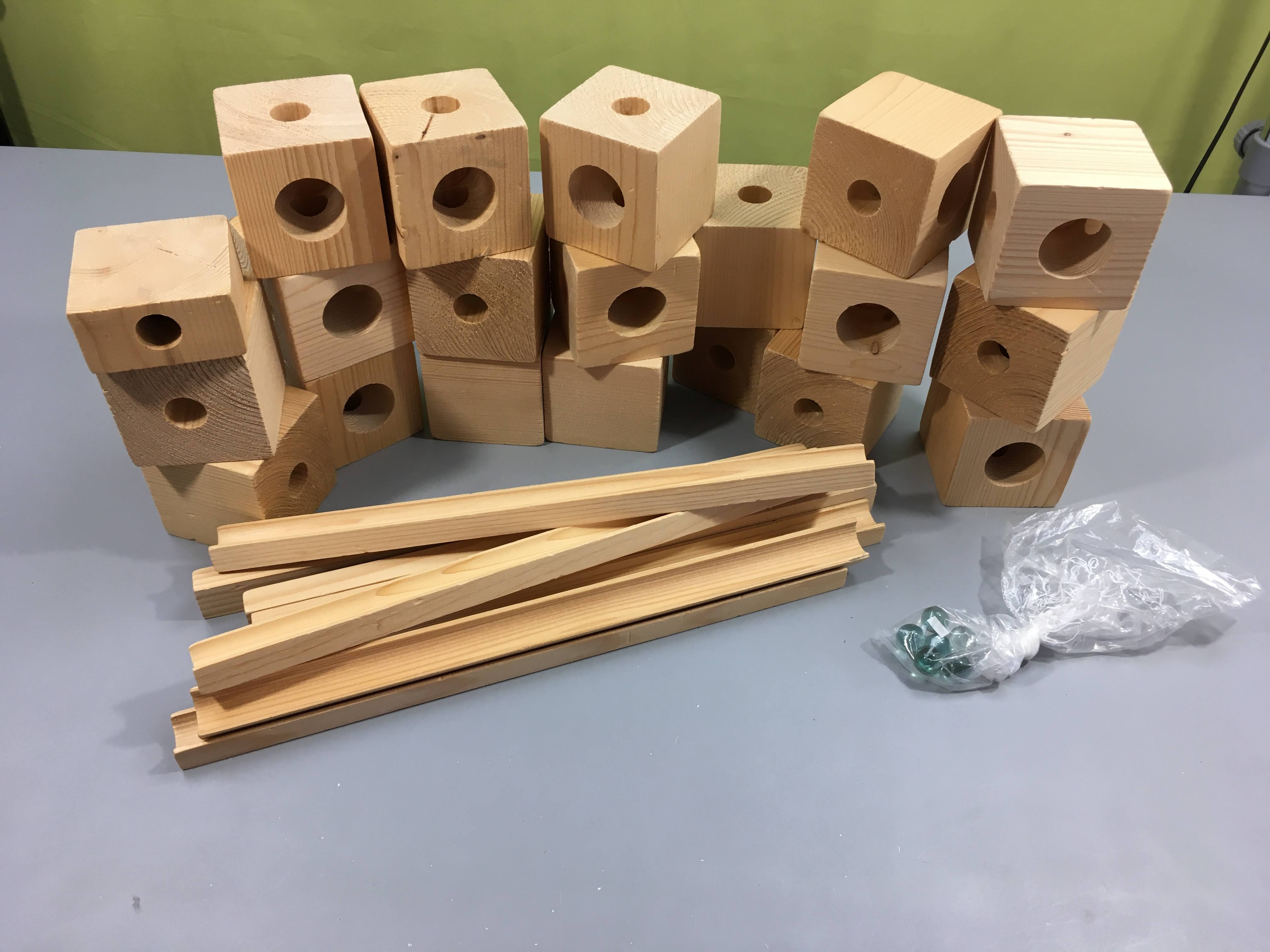 BB blocks Cubes à billes-Circuits en bois à construire avec 20 blocs-8 pistes- 6 billes-Complet +4a