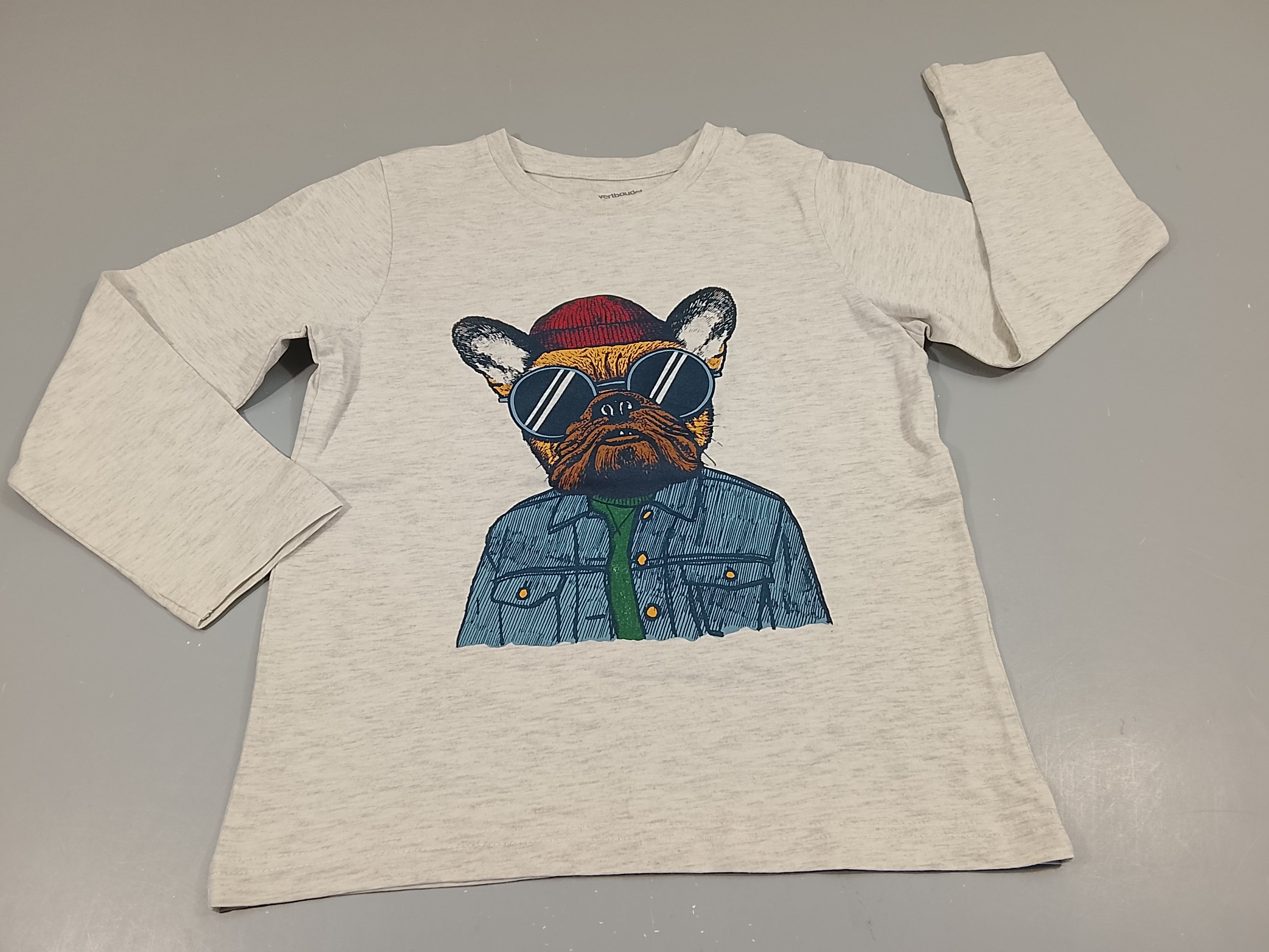 T-shirt m.l gris clair flammé, Bouledog avec lunettes et bonnet