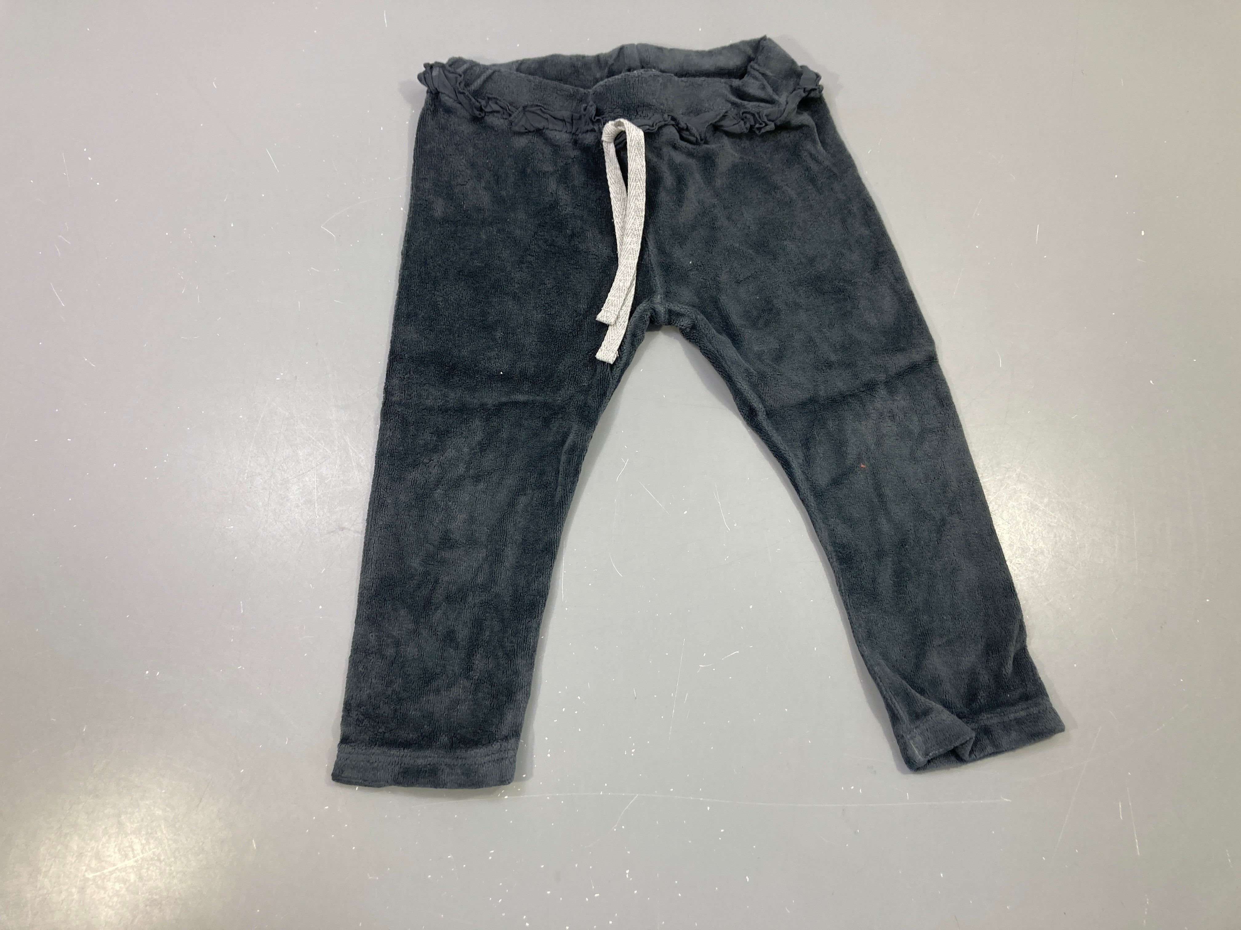 Pantalon gris anthracite éponge, volants taille, cordon