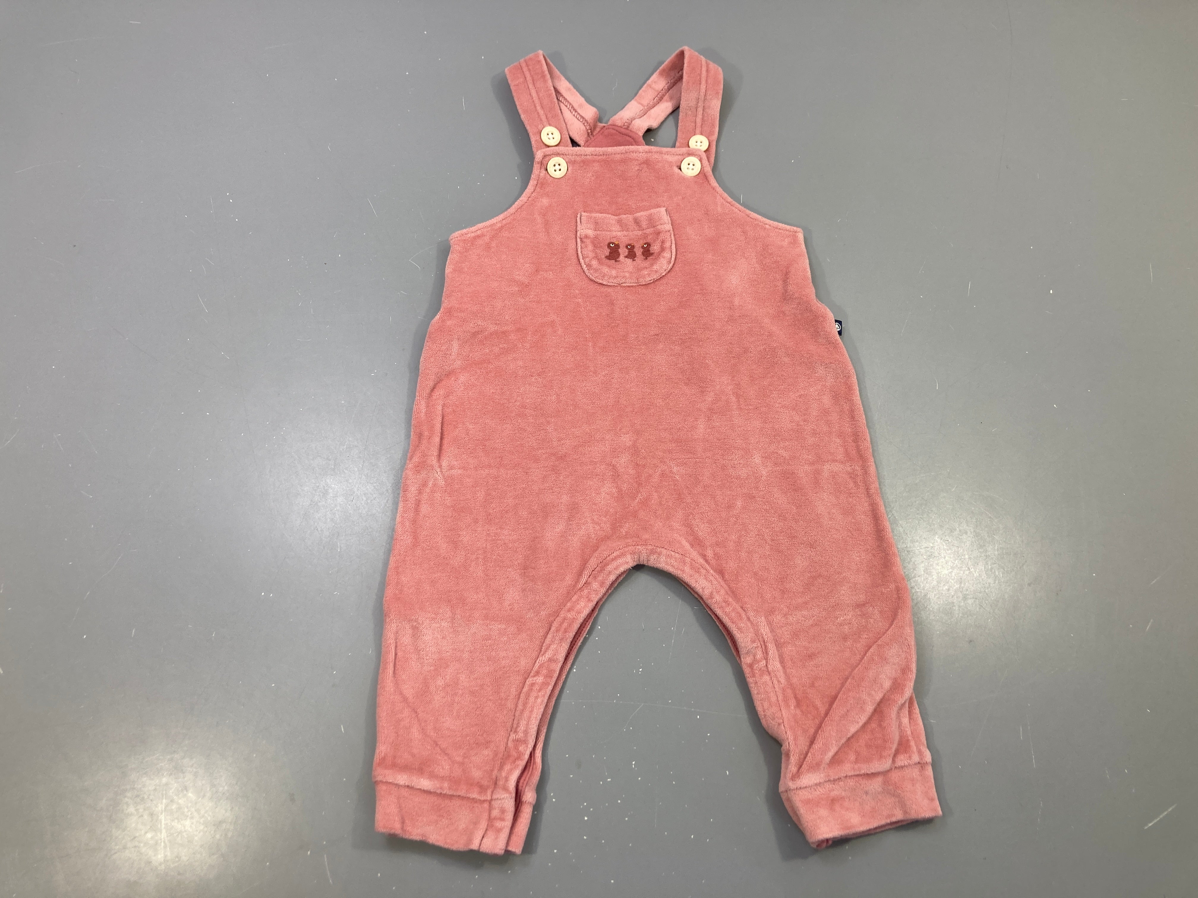 Salopette vieux rose velours, poche canards brodés, boutons