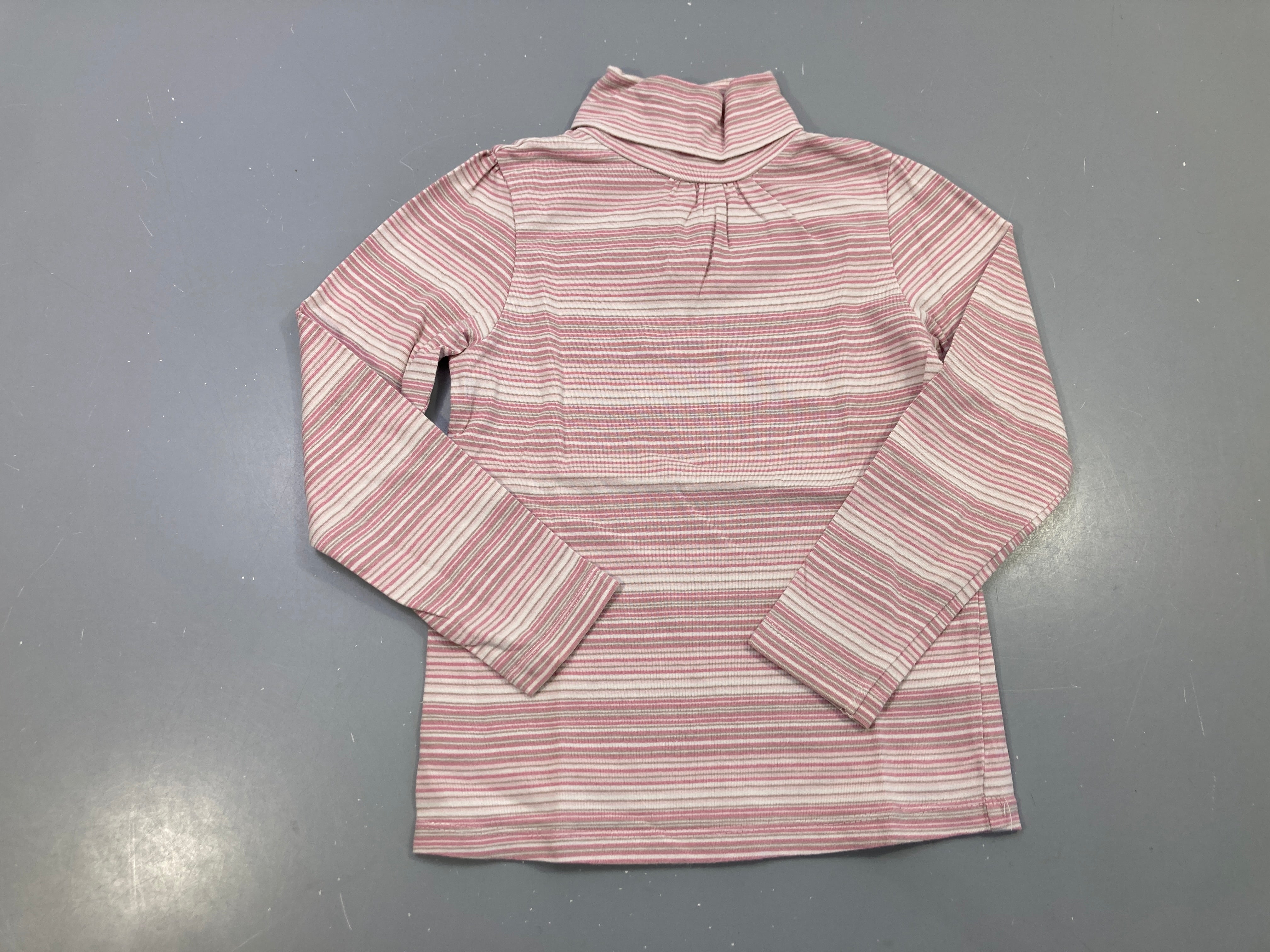 T-shirt m.l col roulé rose rayé blanc gris, fronces encolure, légèrement bouloché
