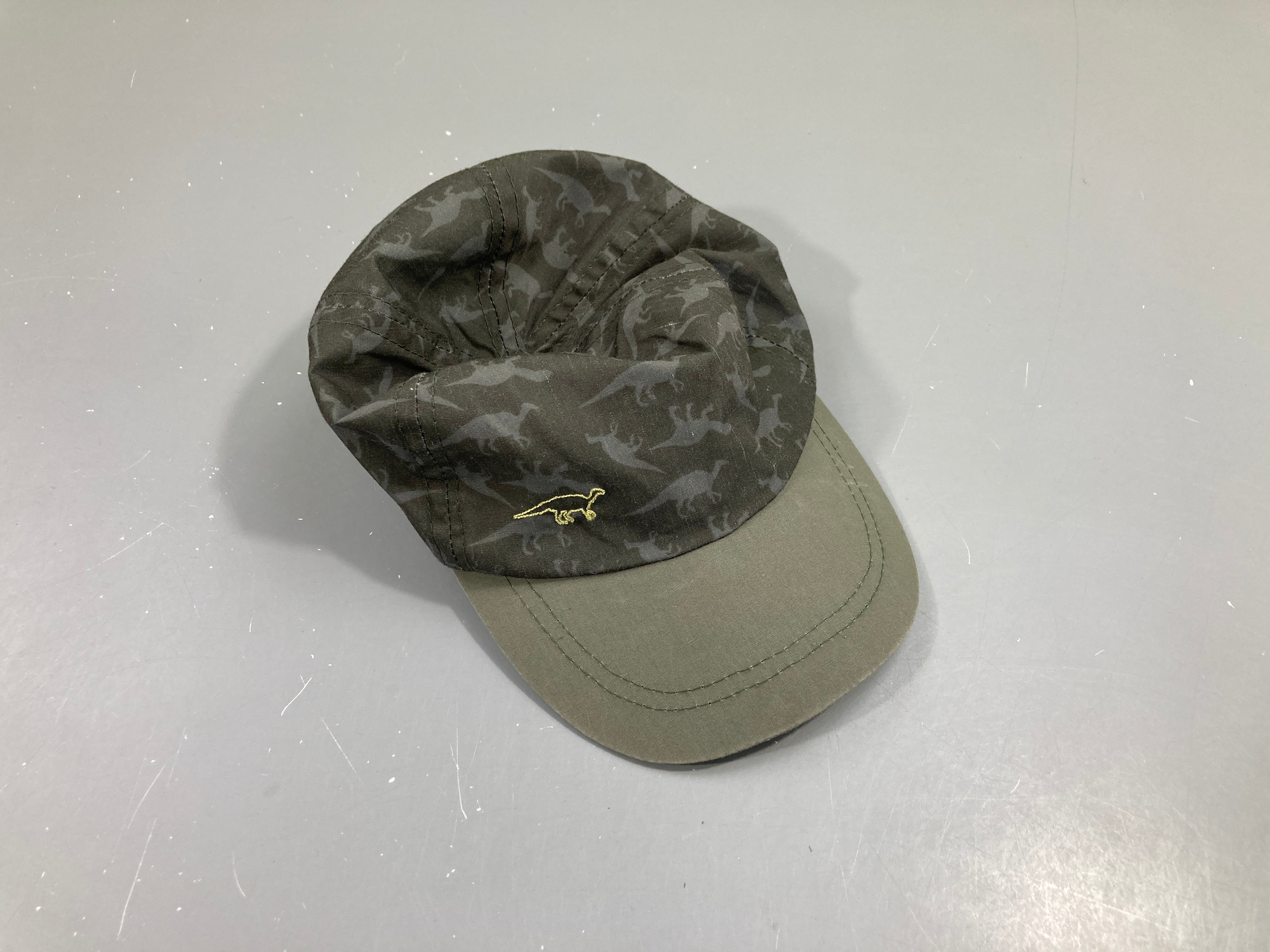 Casquette kaki imprimé dinosaures, T 48cm