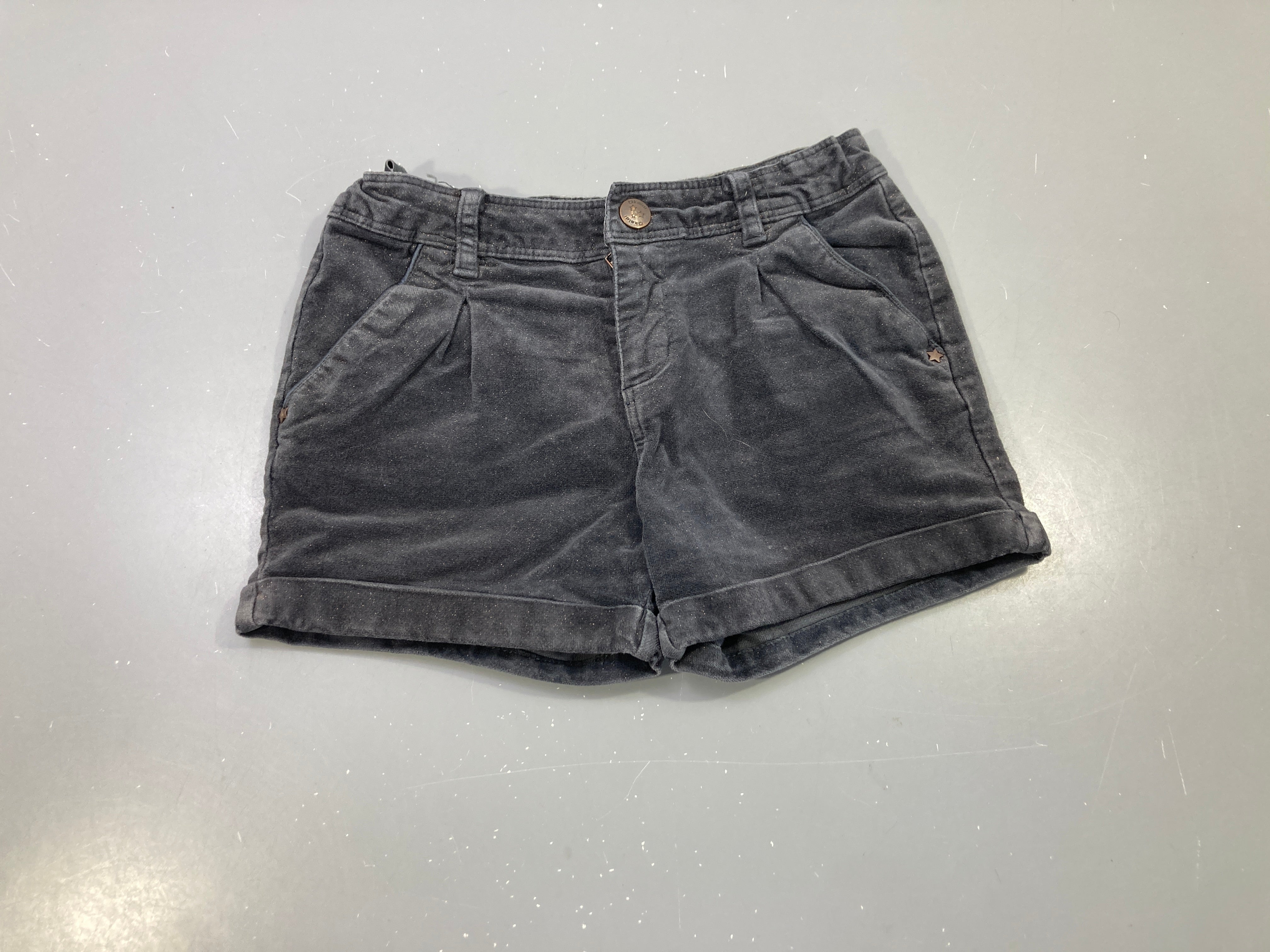 Short bleu marine velours pailleté, revers, étoiles