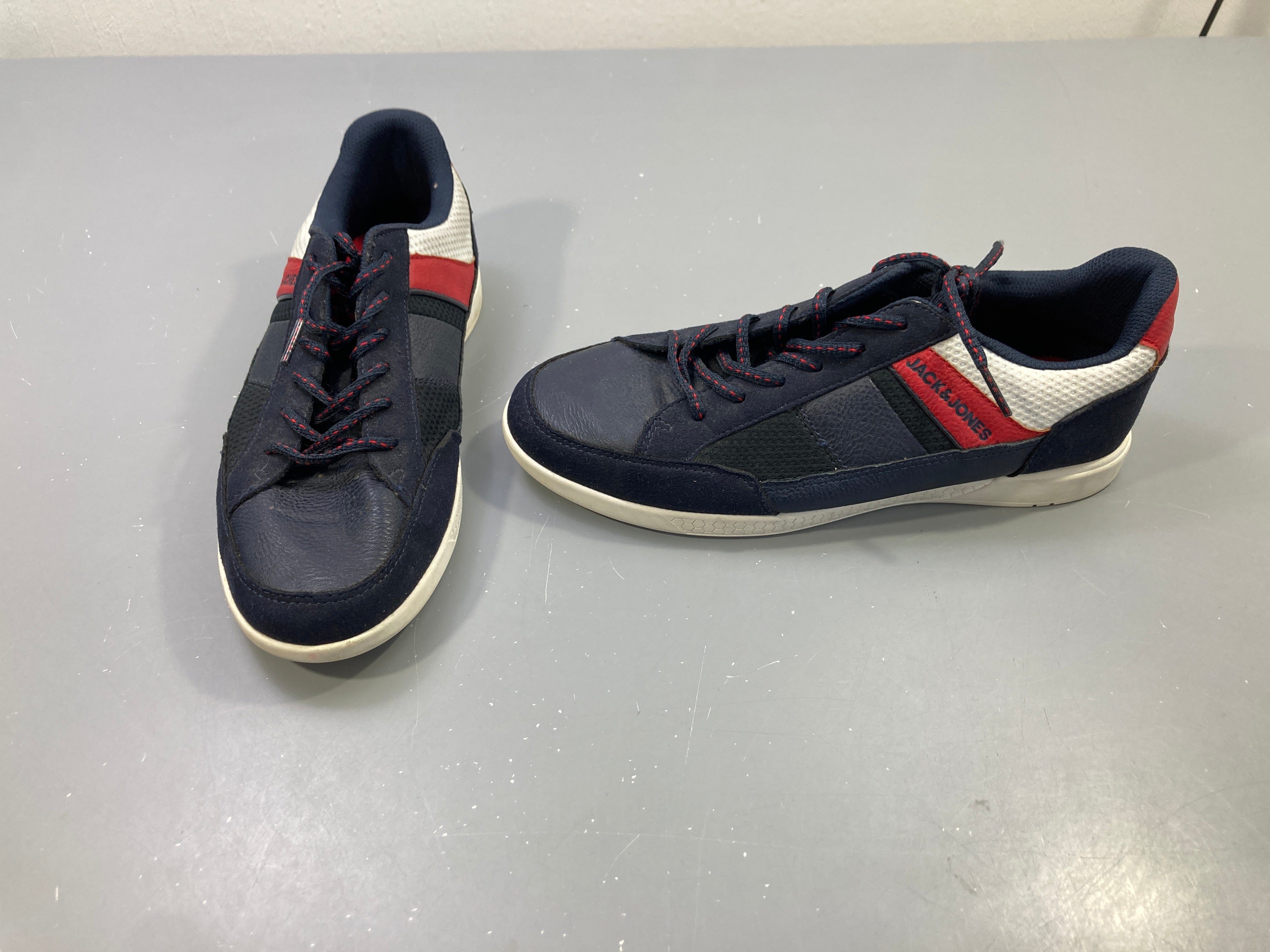 Baskets bleu marine rouge blanc, lacets, 40