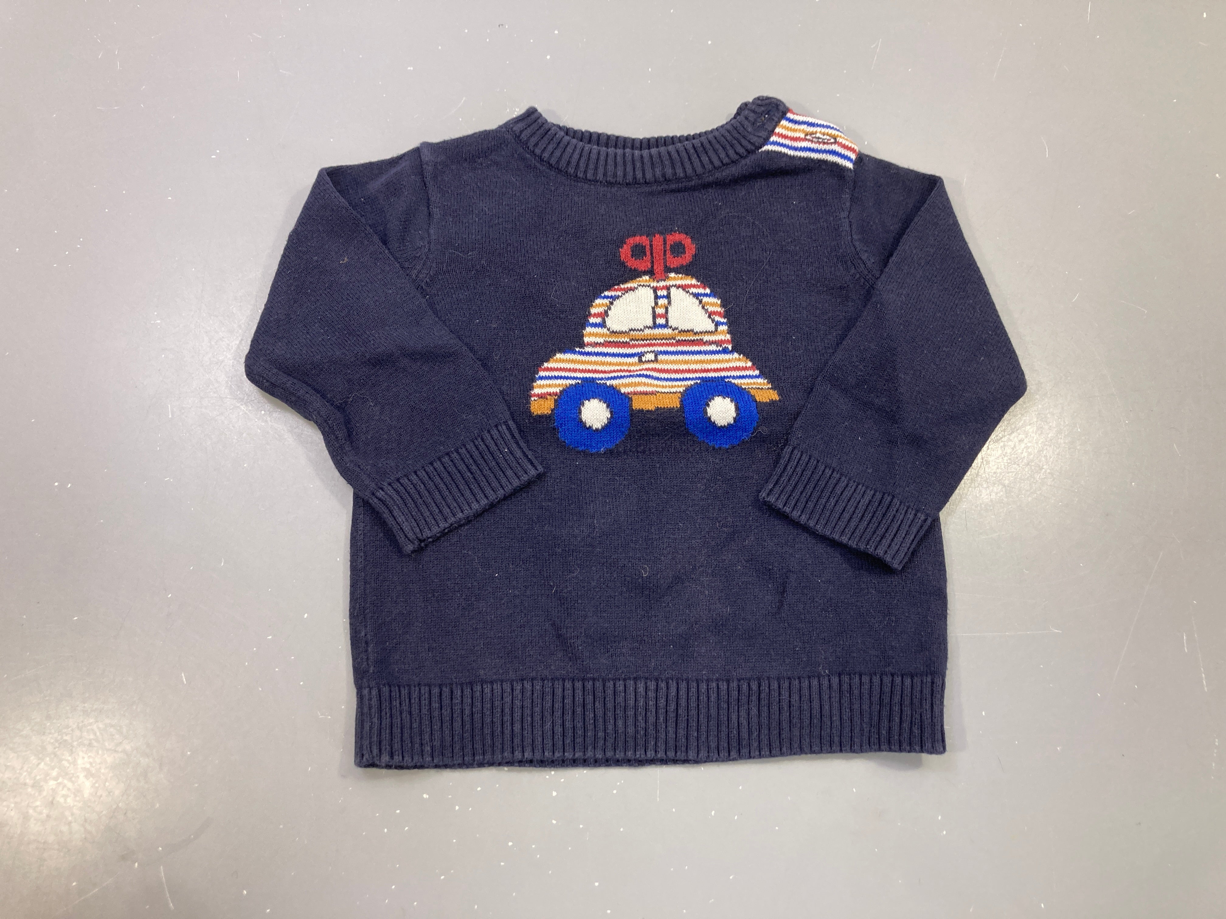 Pull bleu marine maille, voiture jacquard rayée