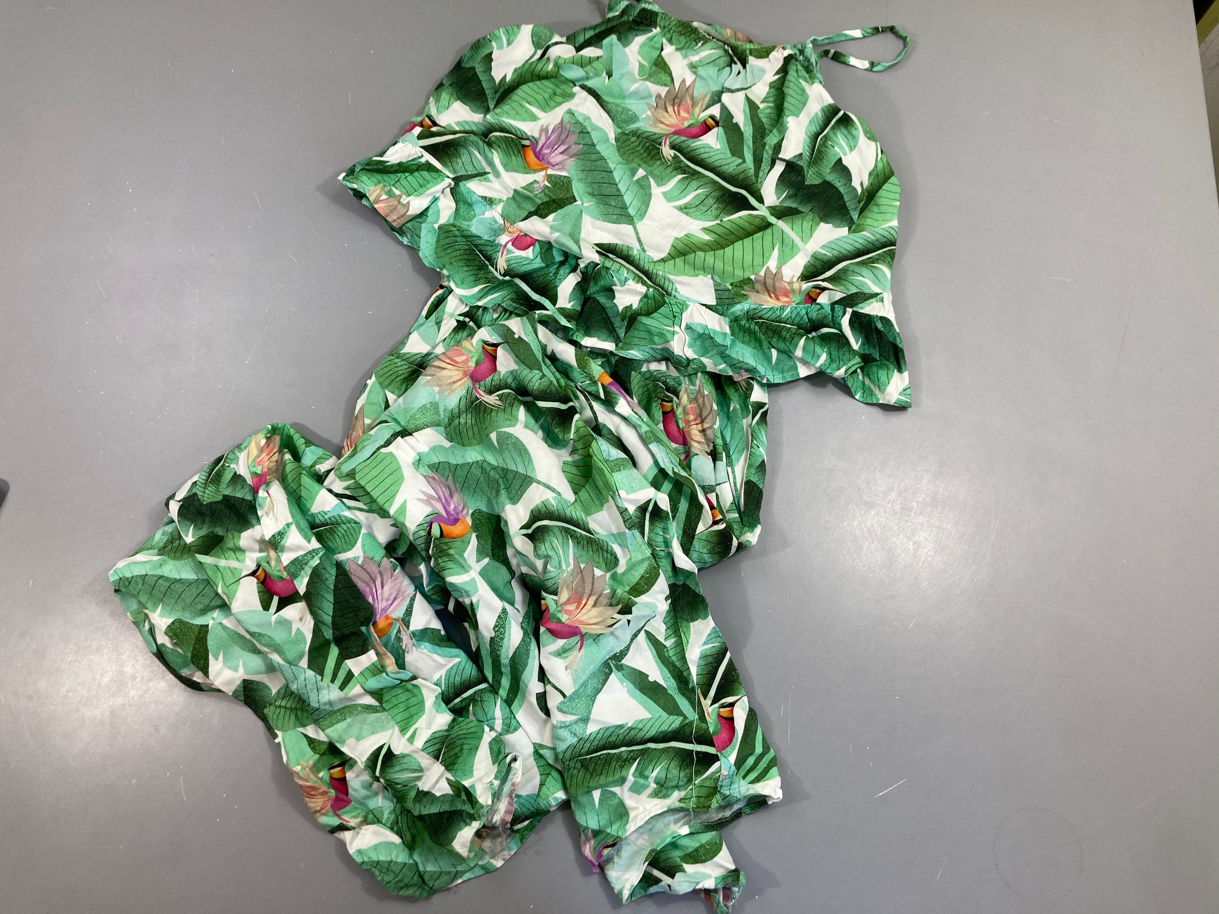 Combinaison fines bretelles blanc, motif tropical vert