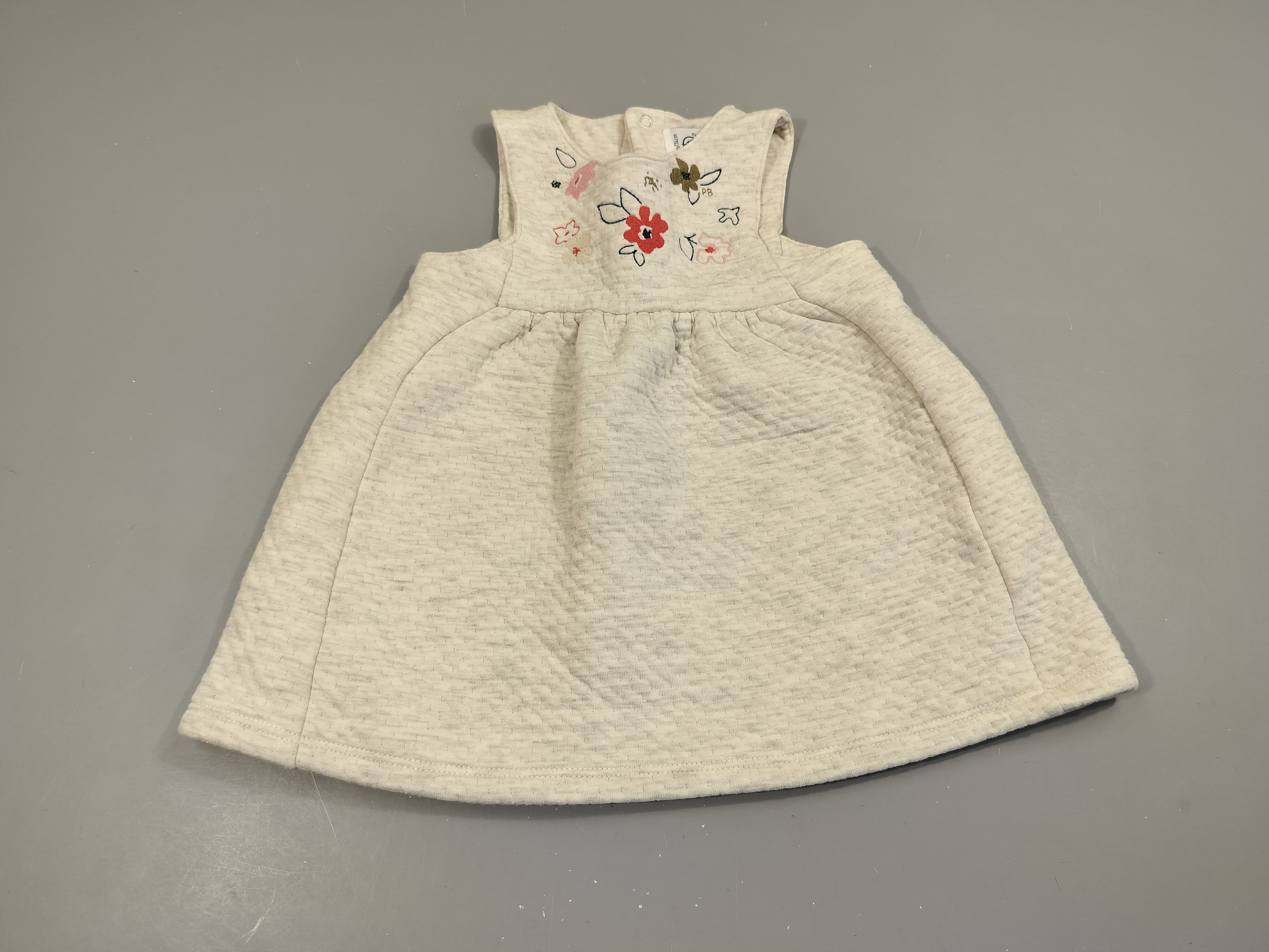 Robe s.m écrue texturé , broderies fleurs