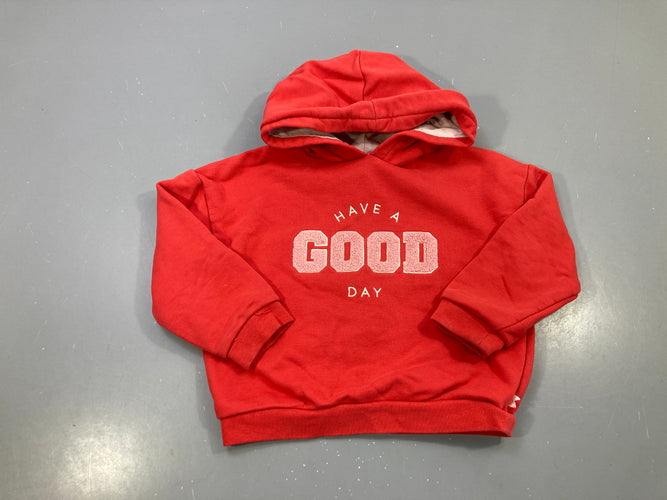 Sweat capuche rouge molleton, Have a good day lettres bouclettes roses, moins cher chez Petit Kiwi