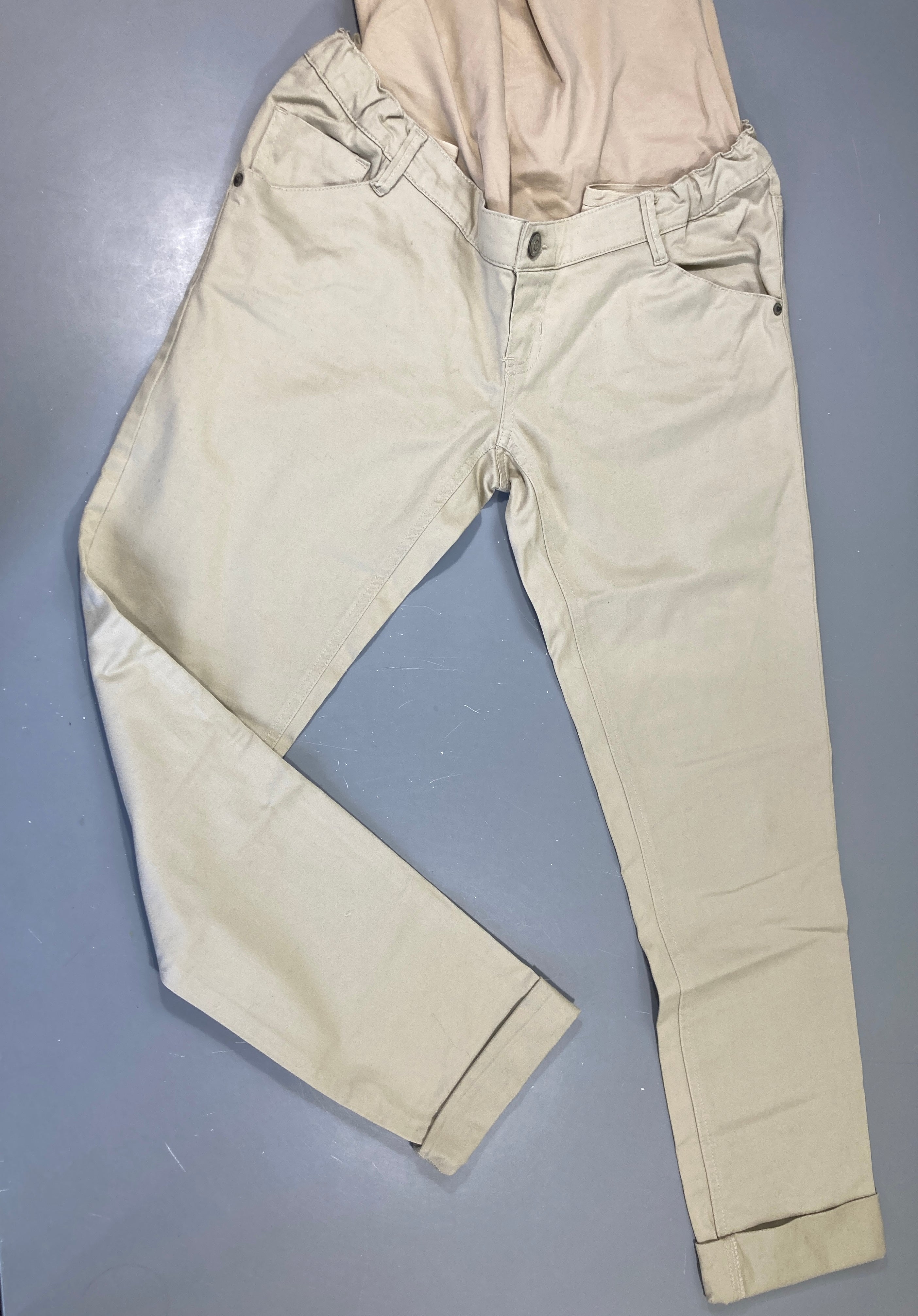Pantalon beige à revers