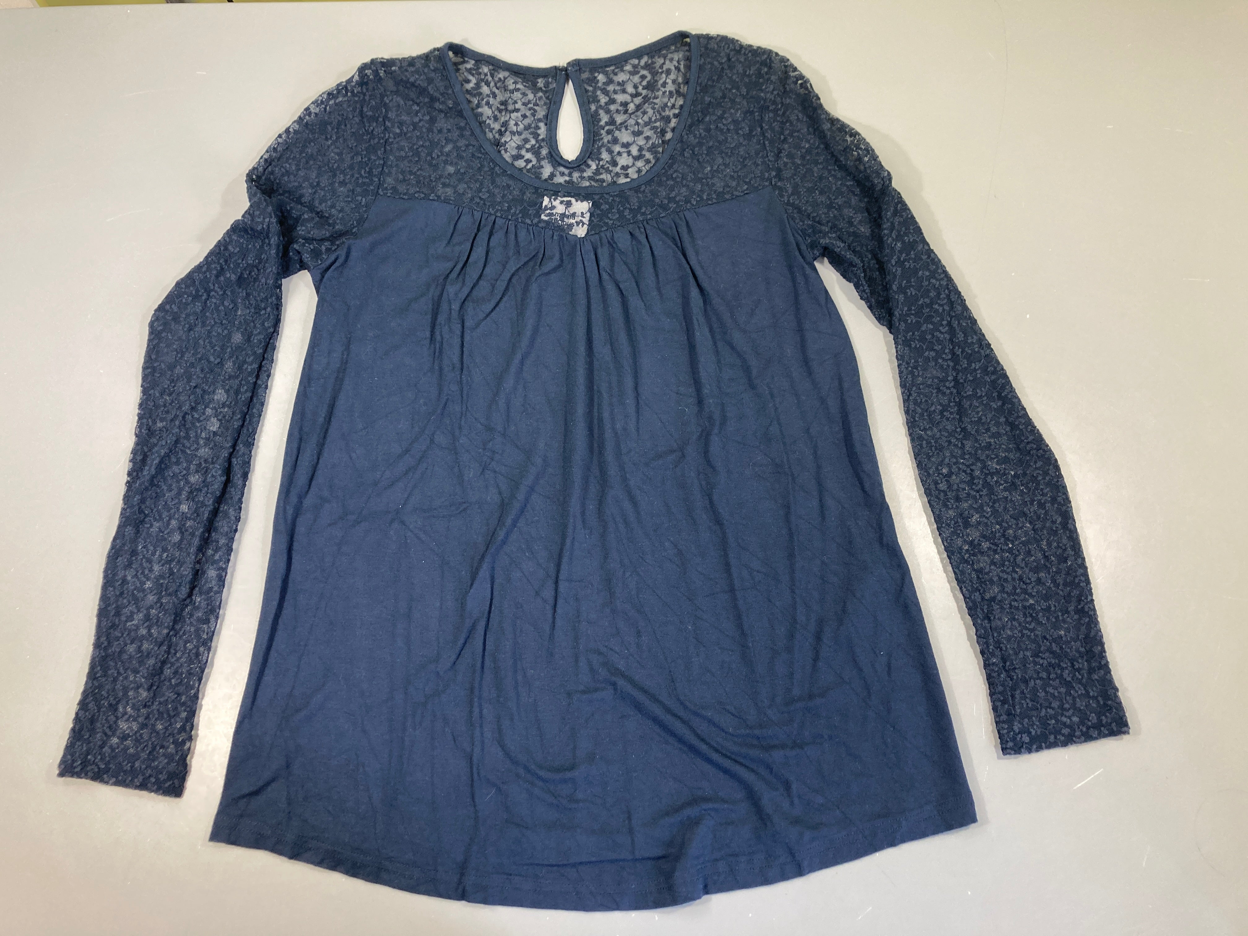 Blouse ml bleu marine broderies