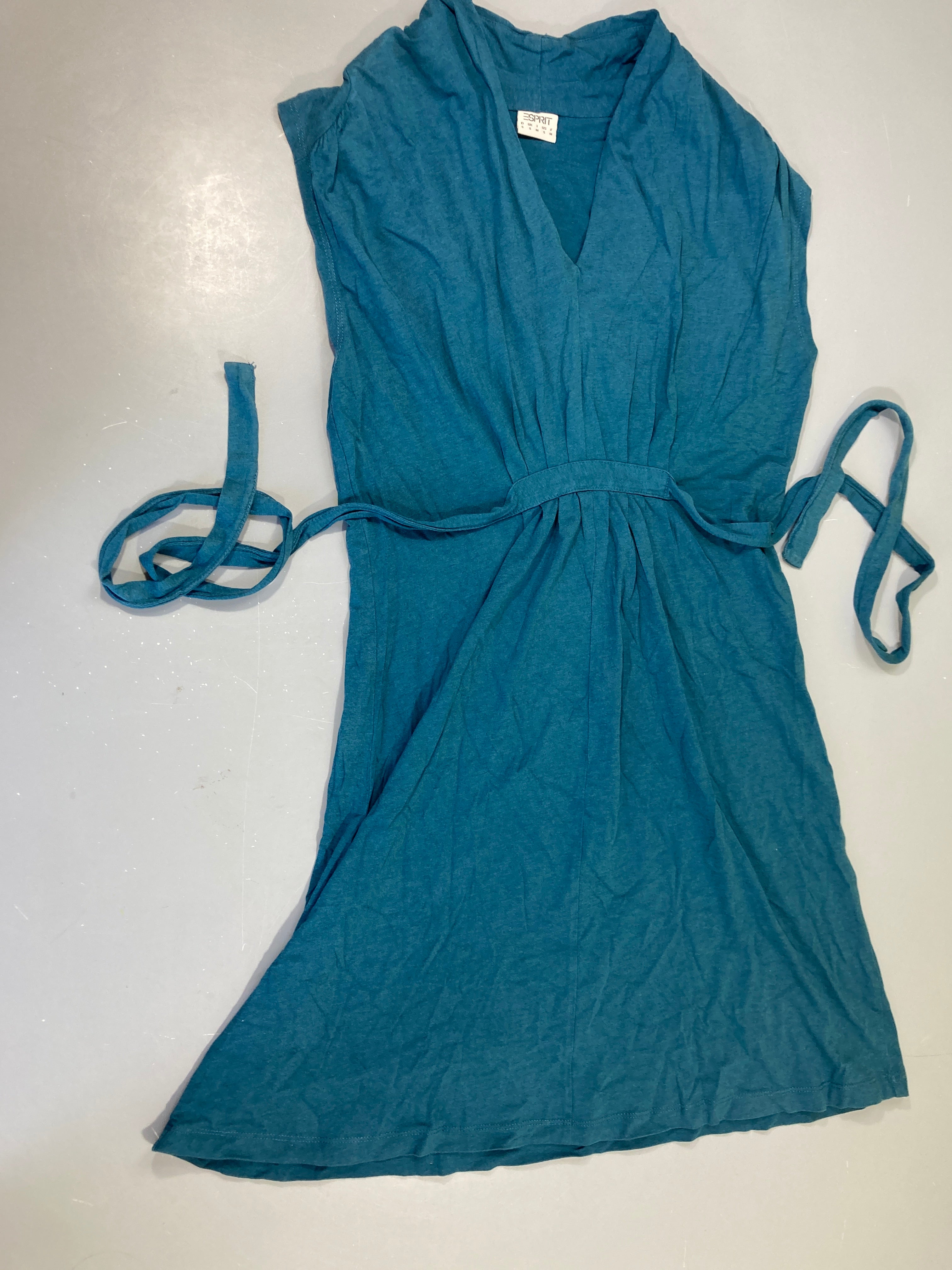 Robe s.m jersey bleu, légèrement décolorée