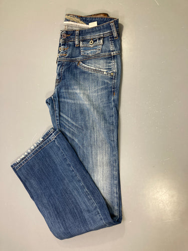 Pantalon jean bleu délavé effet usé, poche à rabat, braguette boutonnée 30-34 Effet déchiré, moins cher chez Petit Kiwi