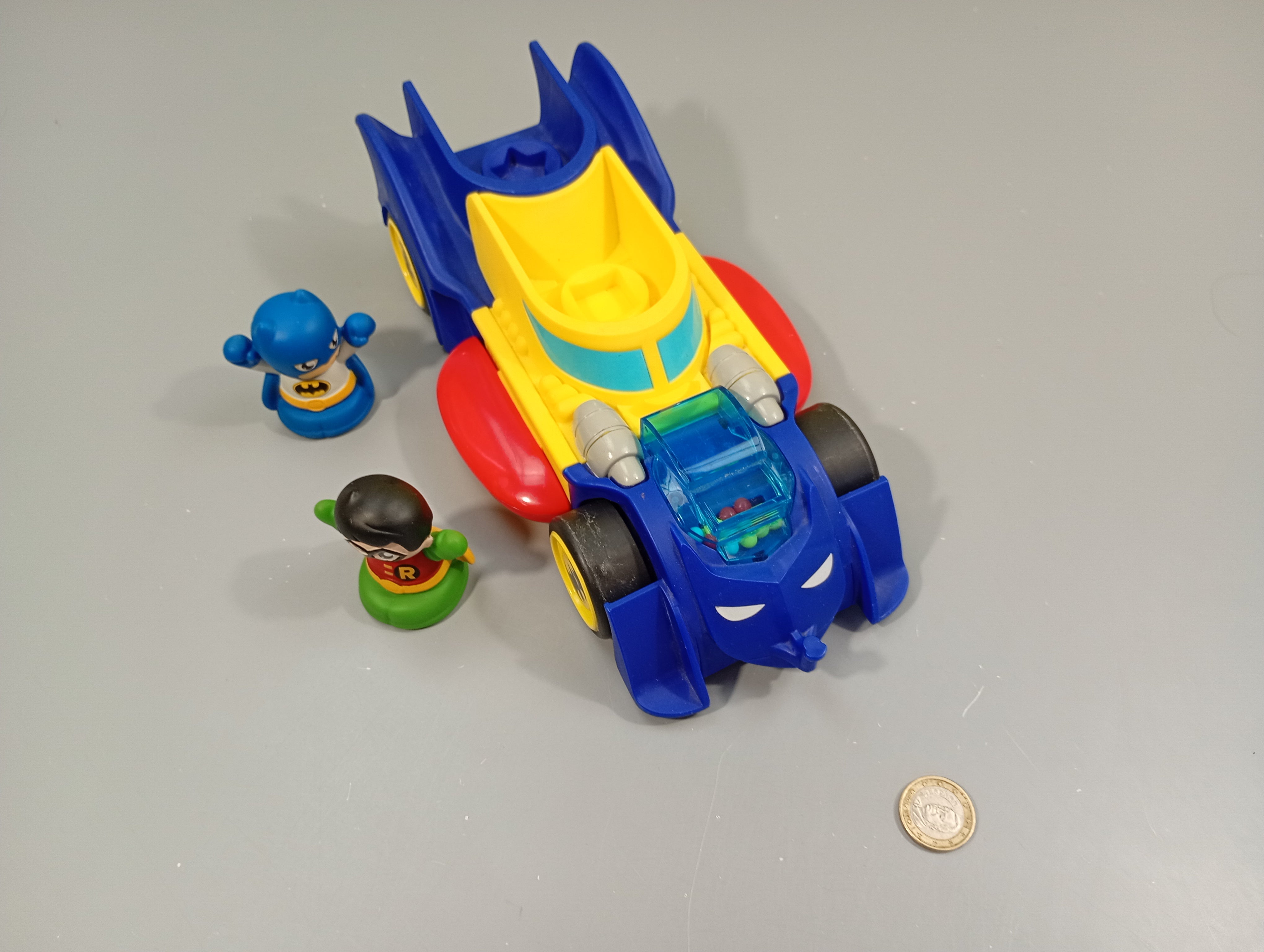 Batmobile avec Batman et Robin