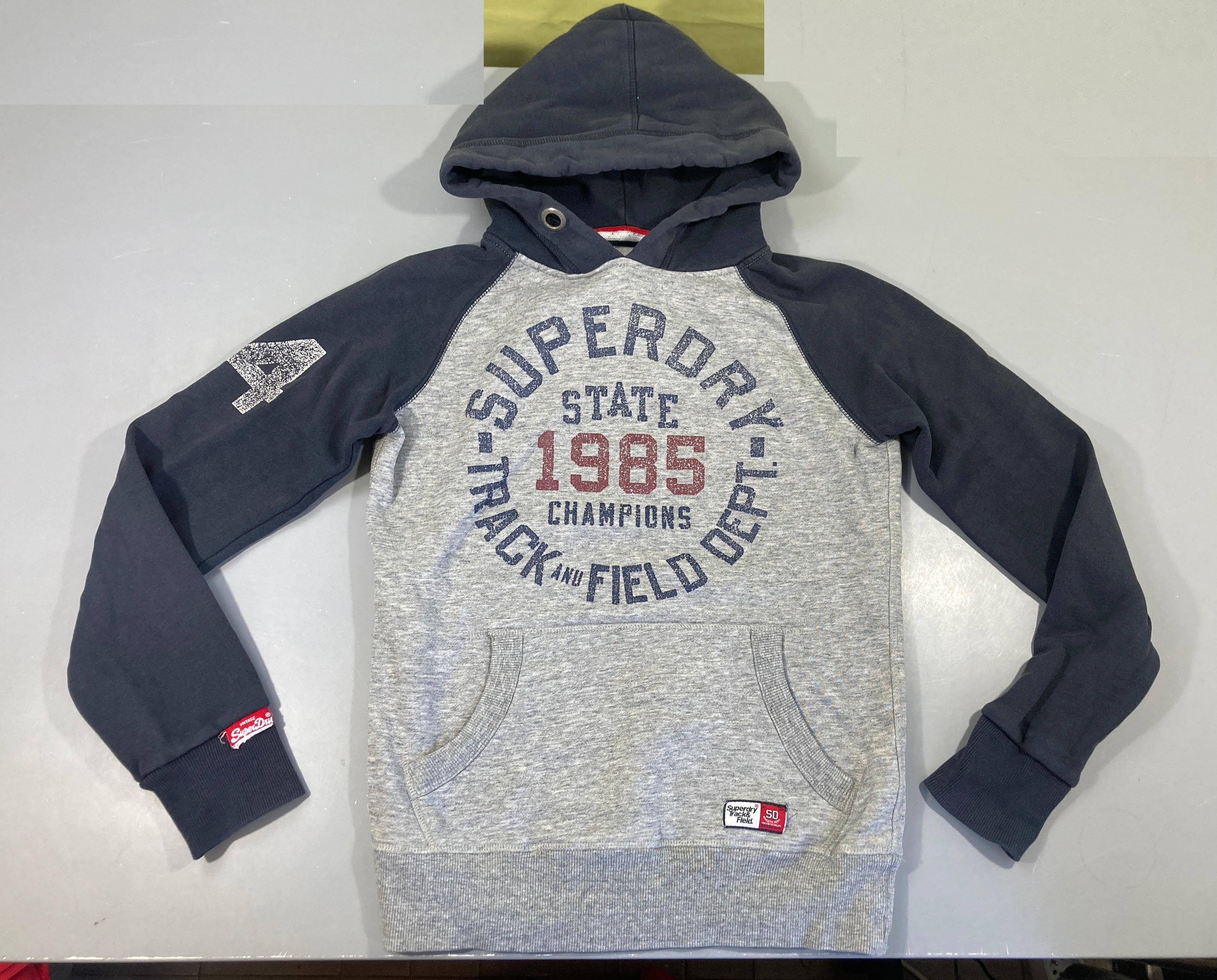 Sweat à capuche gris chiné/bleu foncé 1958