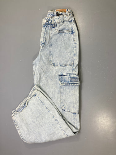 Pantalon jean bleu clair délavé cargo large, moins cher chez Petit Kiwi