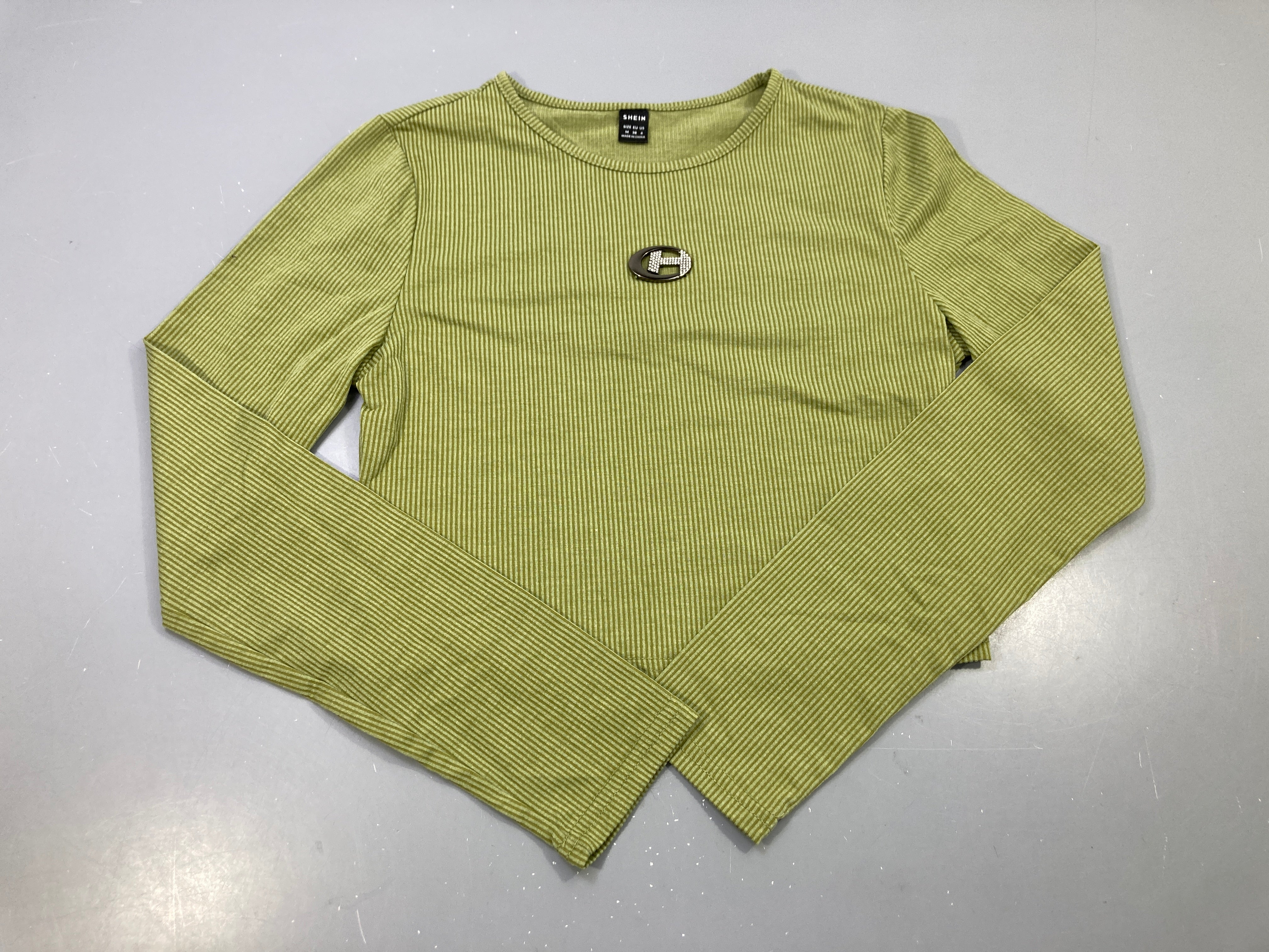 T-shirt m.l kaki côtelé court, écusson strass