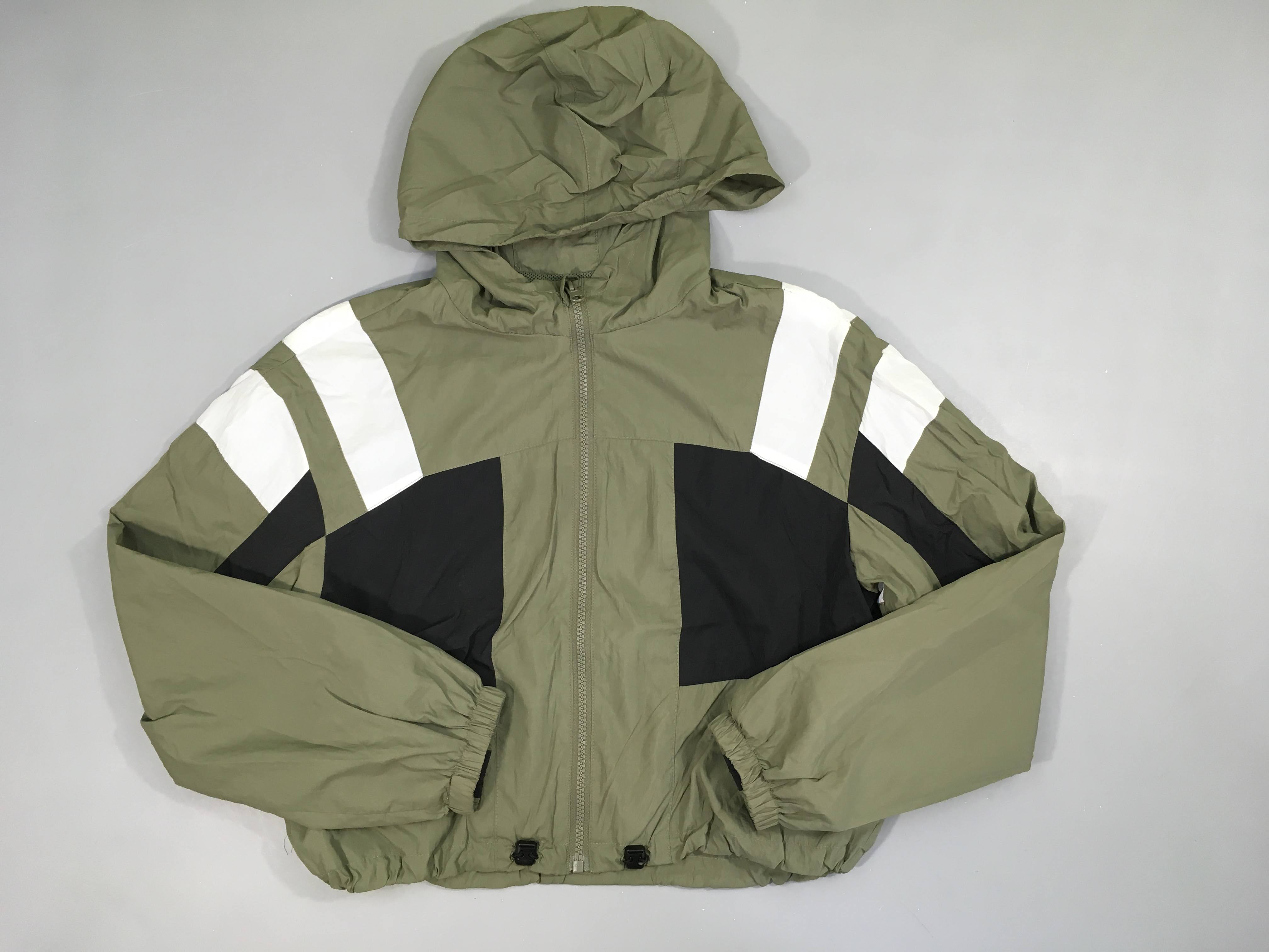 Veste coupe vent à capuche kaki-blanc-noir