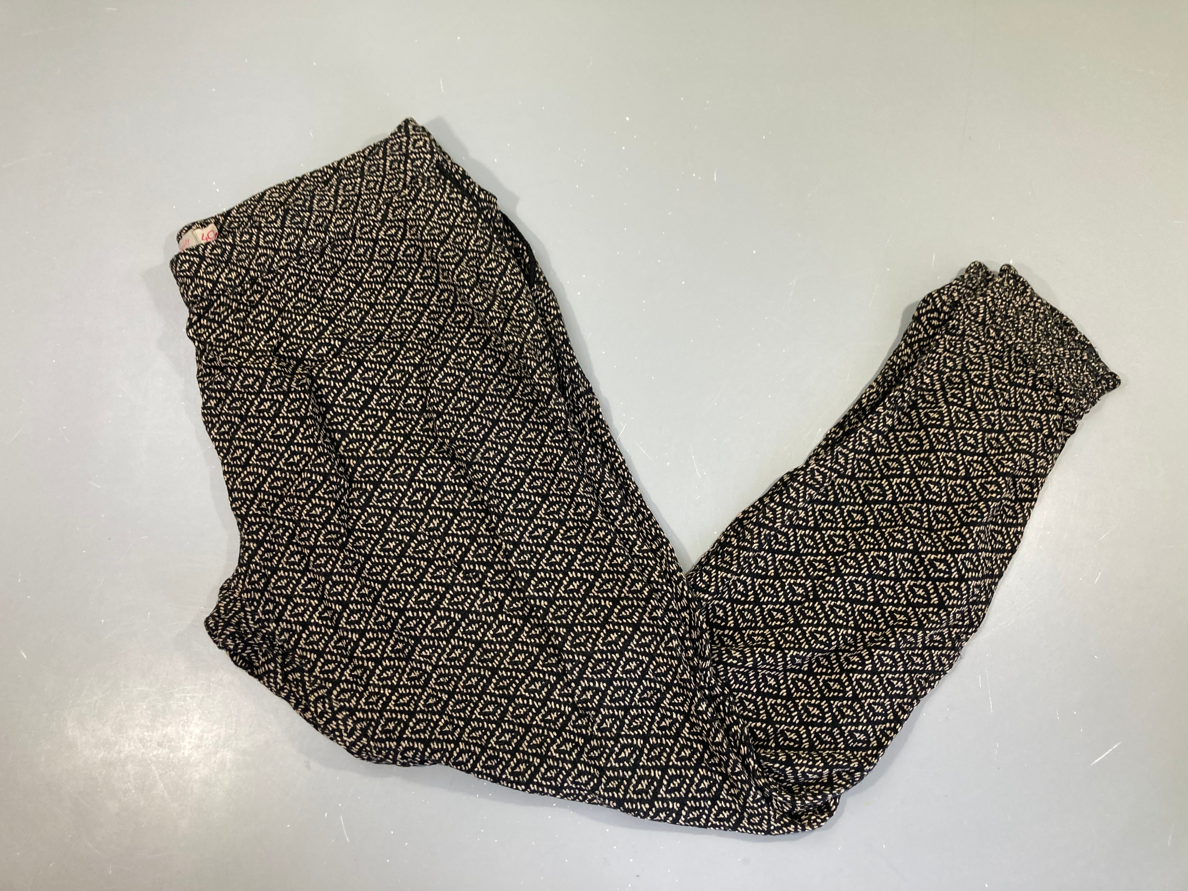Pantalon fluide léger noir traits bruns