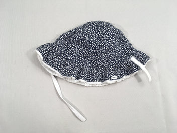 Chapeau bleu foncé fleuri mini blanc