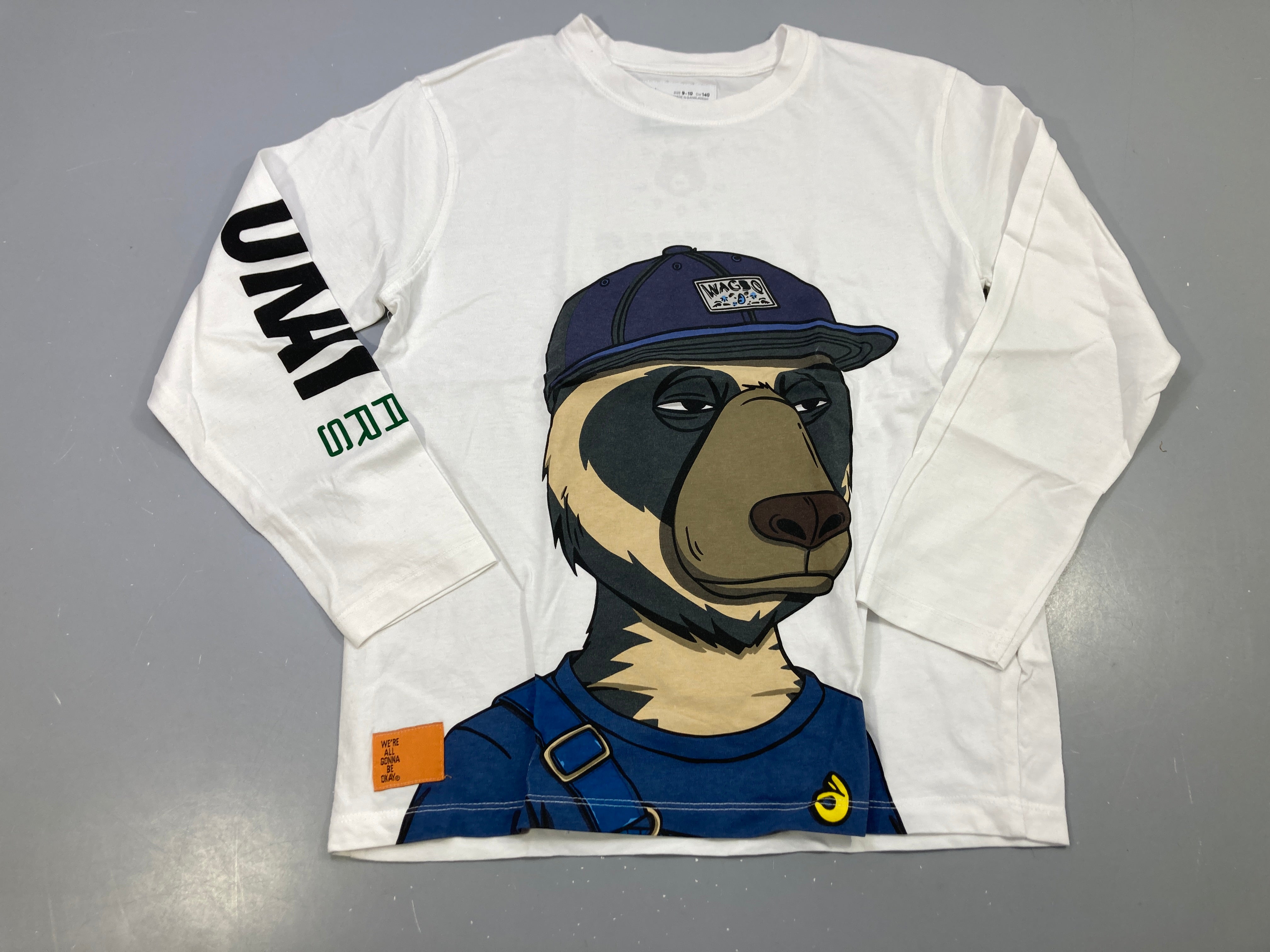 T-shirt m.l blanc ours casquette, inscription manche