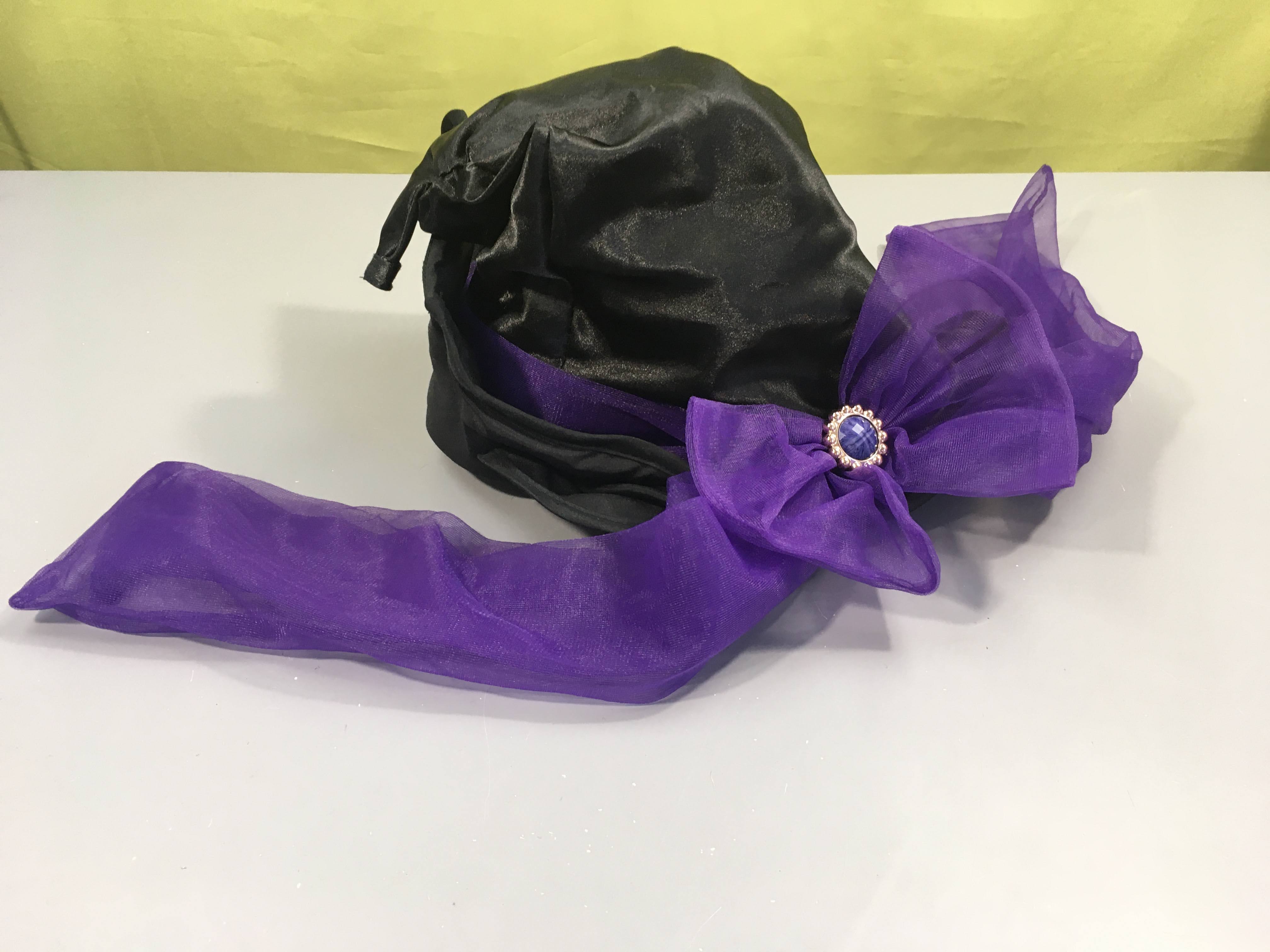 Déguisement Halloween chapeau de sorcière noir/mauve, bouge et effets sonores